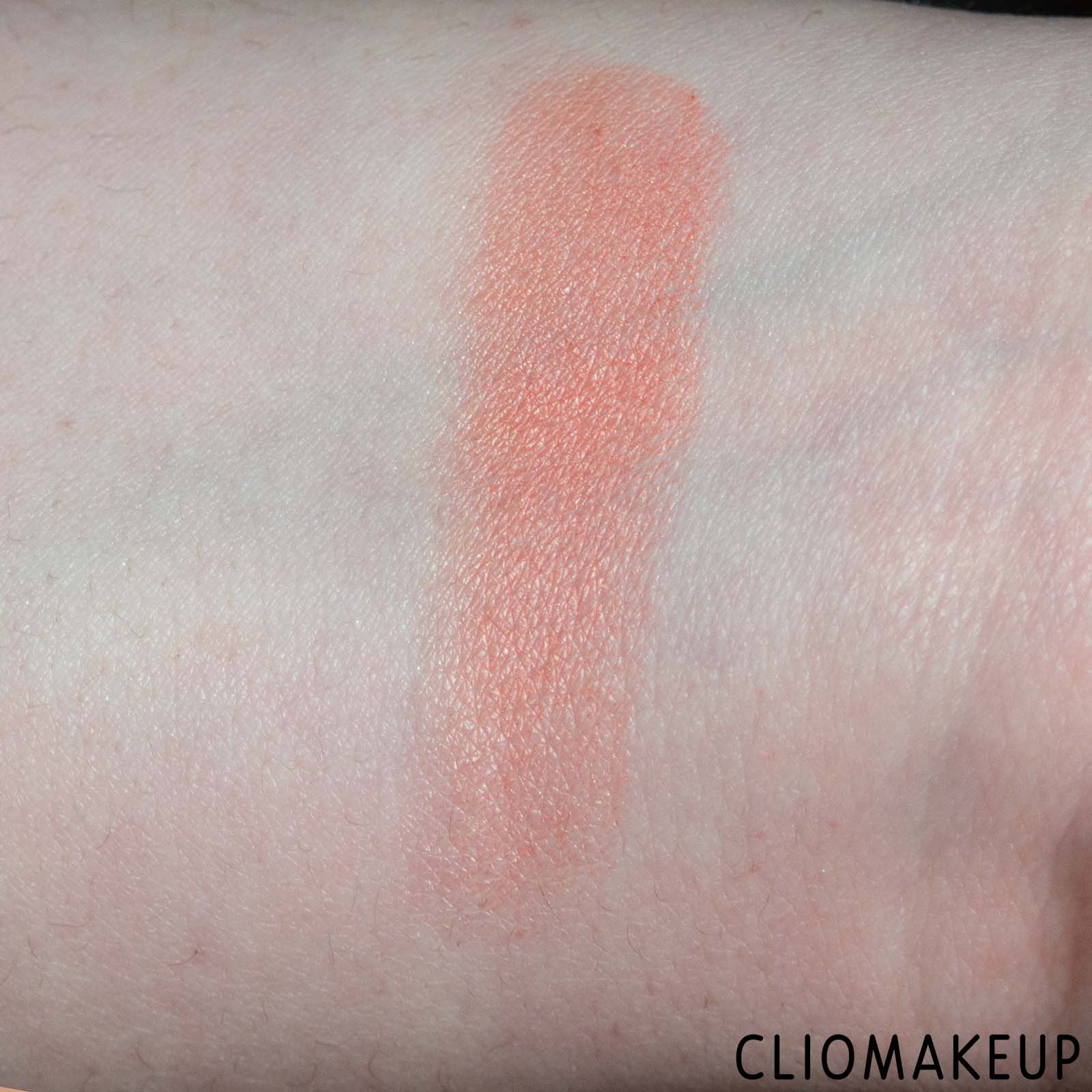 cliomakeup-recensione-blush-catrice-glowing-powder-blush-7