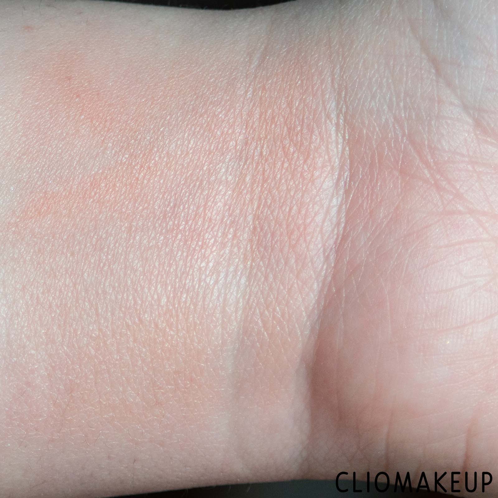 cliomakeup-recensione-blush-catrice-glowing-powder-blush-8