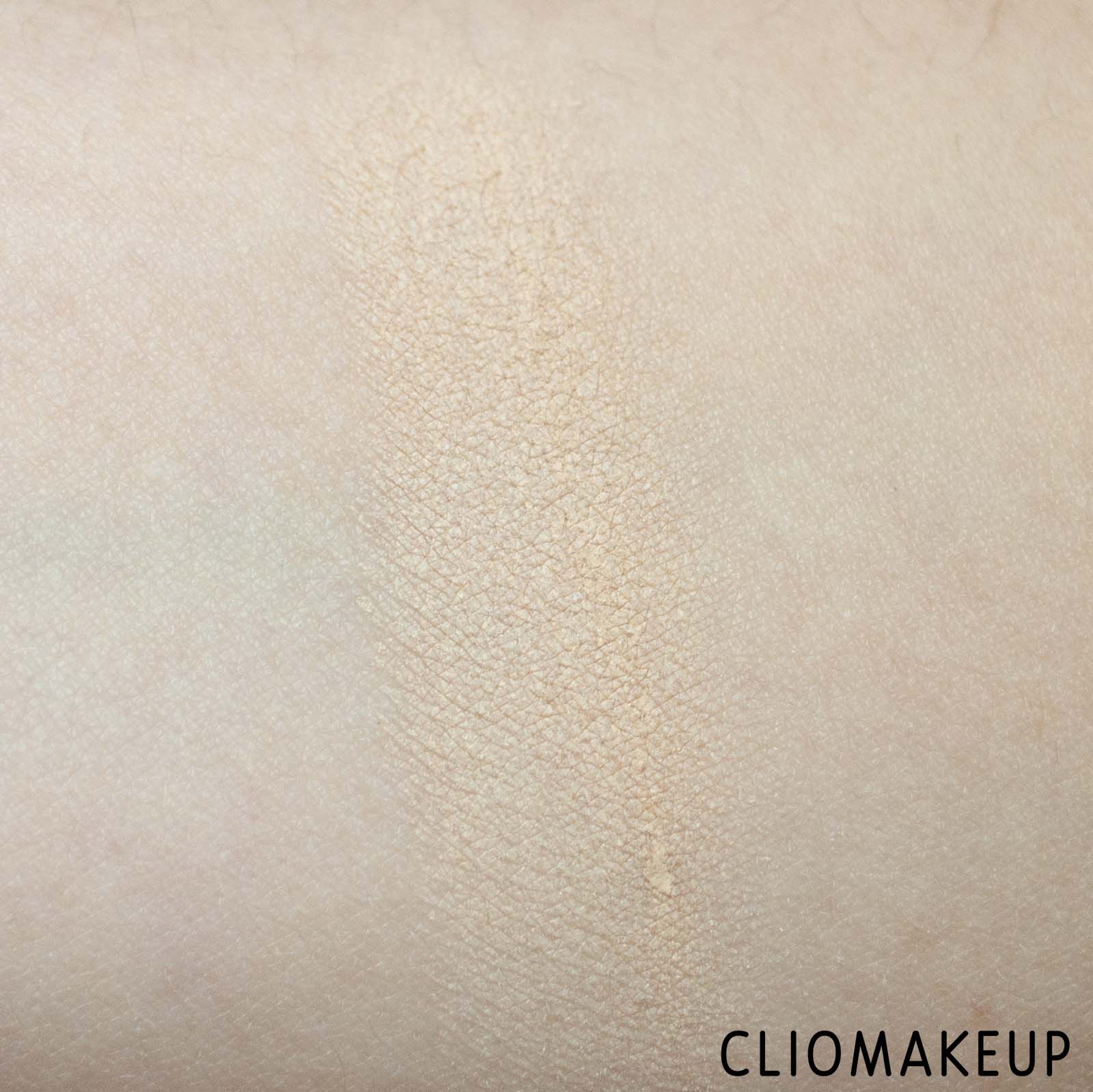 cliomakeup-recensione-fondotinta-kiko-blossoming-beauty-hydrating-e-long-lasting-blurring-effect-foundation-6