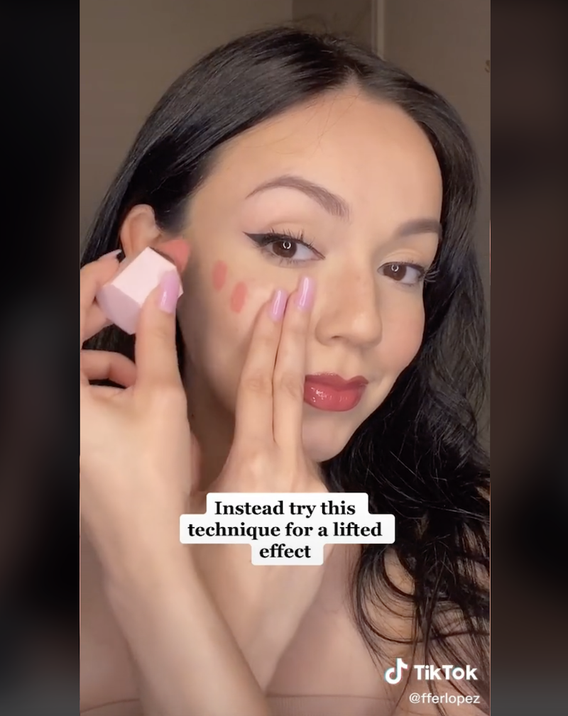 cliomakeup-tips-beauty-tiktok-blush2