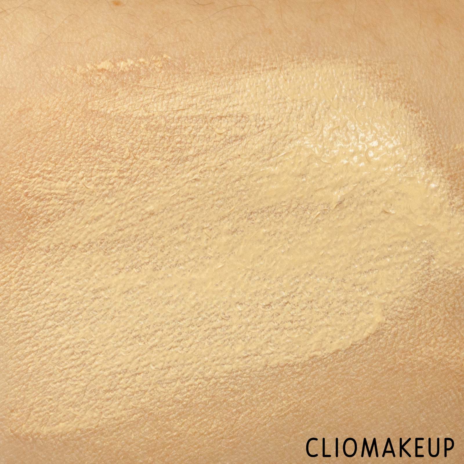 cliomakeup-recensione-fondotinta-essence-hydro-hero-24h-hydrating-tinted-cream-spf15-8