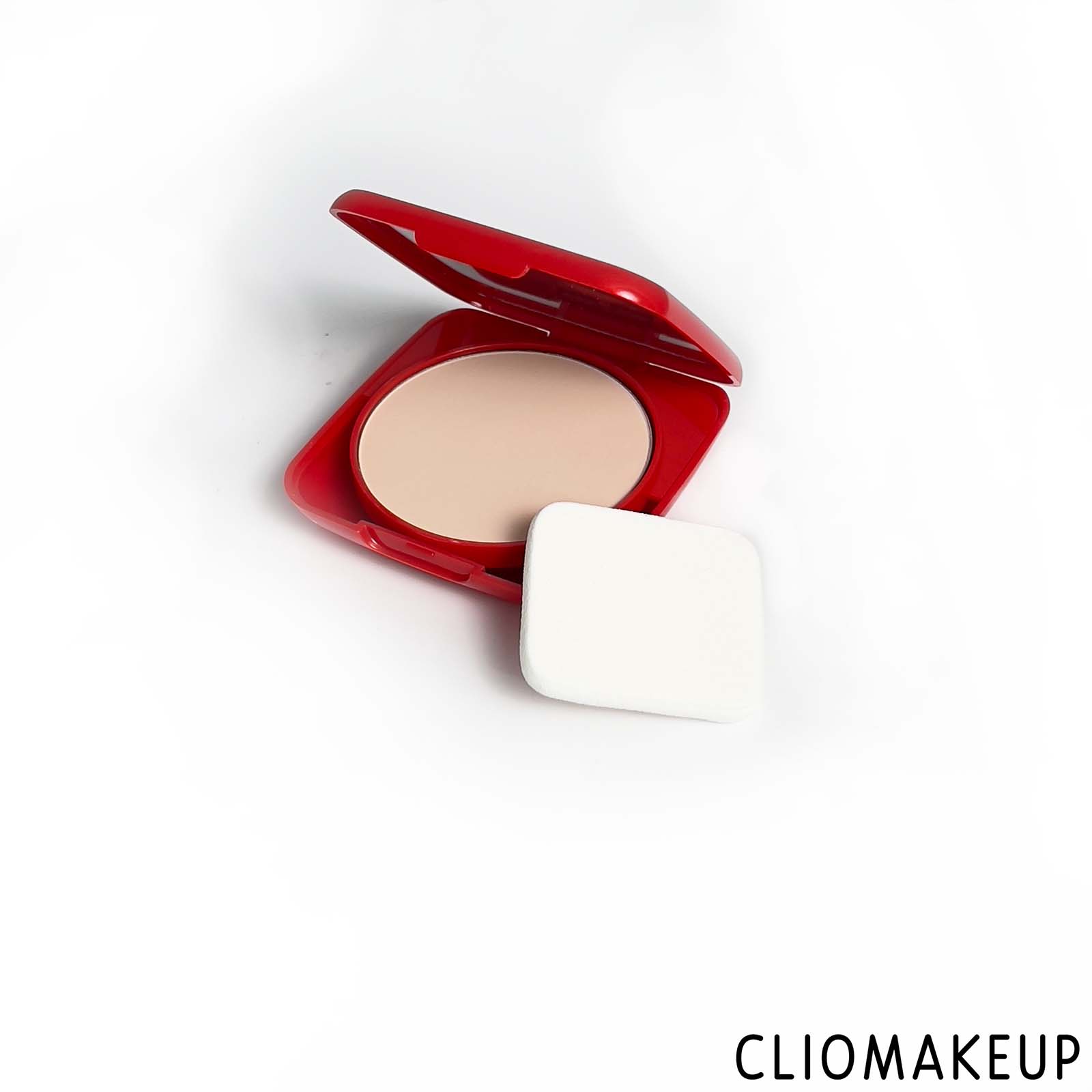 cliomakeup-recensione-fondotinta-rimmel-lasting-finish-buildable-coverage-powder-foundation-5