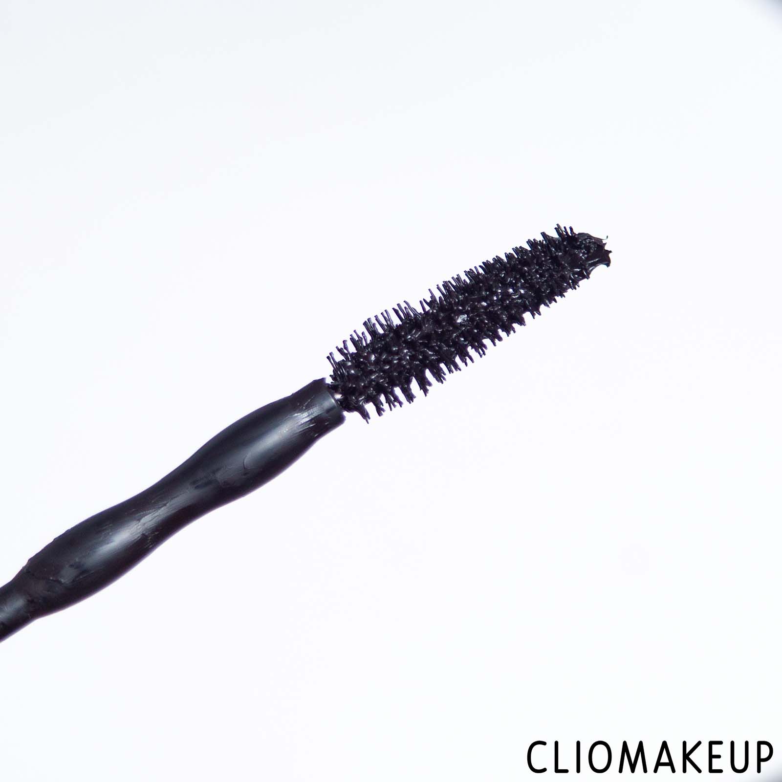 cliomakeup-recensione-mascara-maybelline-the-colossal-big-shot-waterproof-5