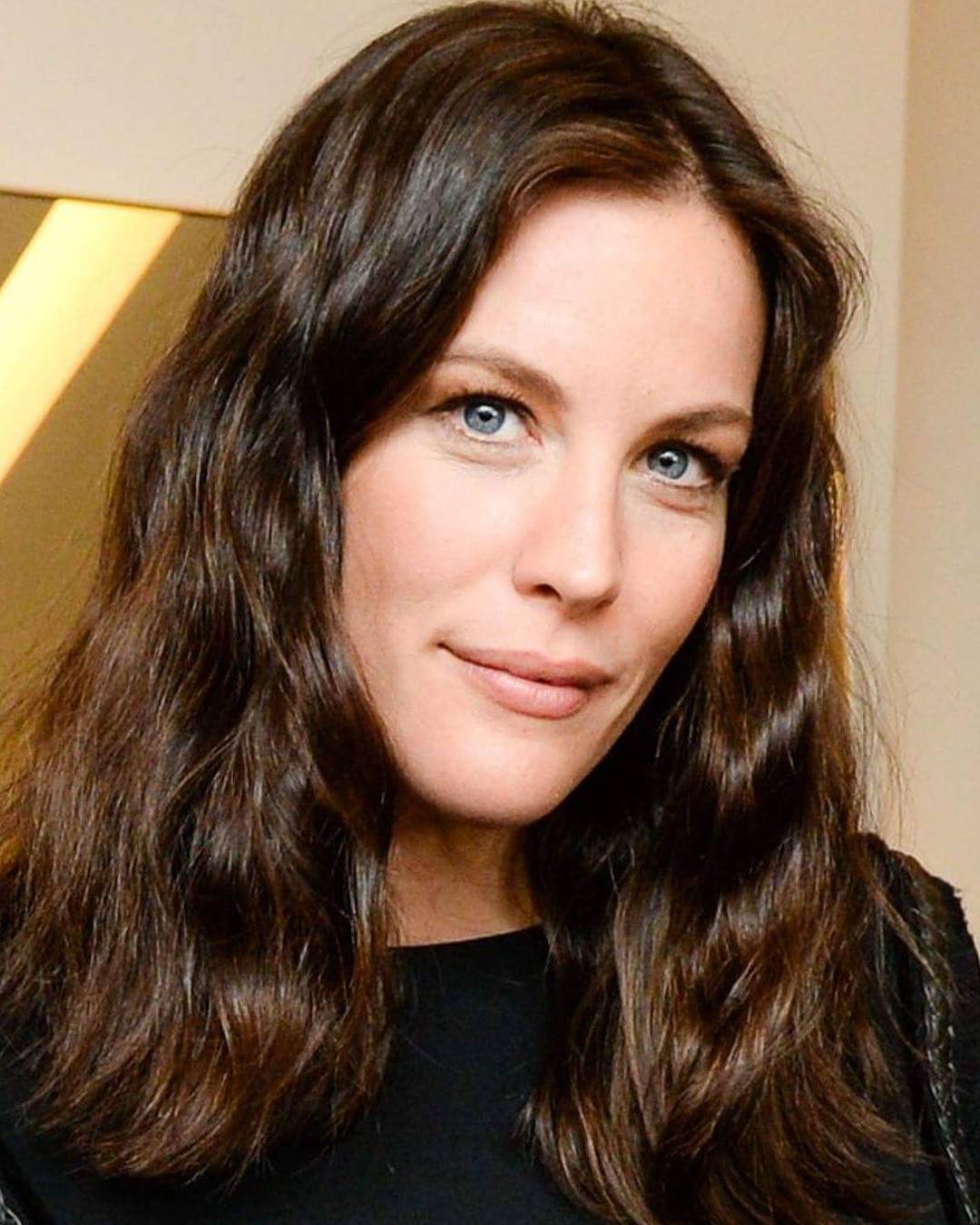 Cliomakeup-tagli-capelli-viso-lungo-liv-tyler-capelli-mossi