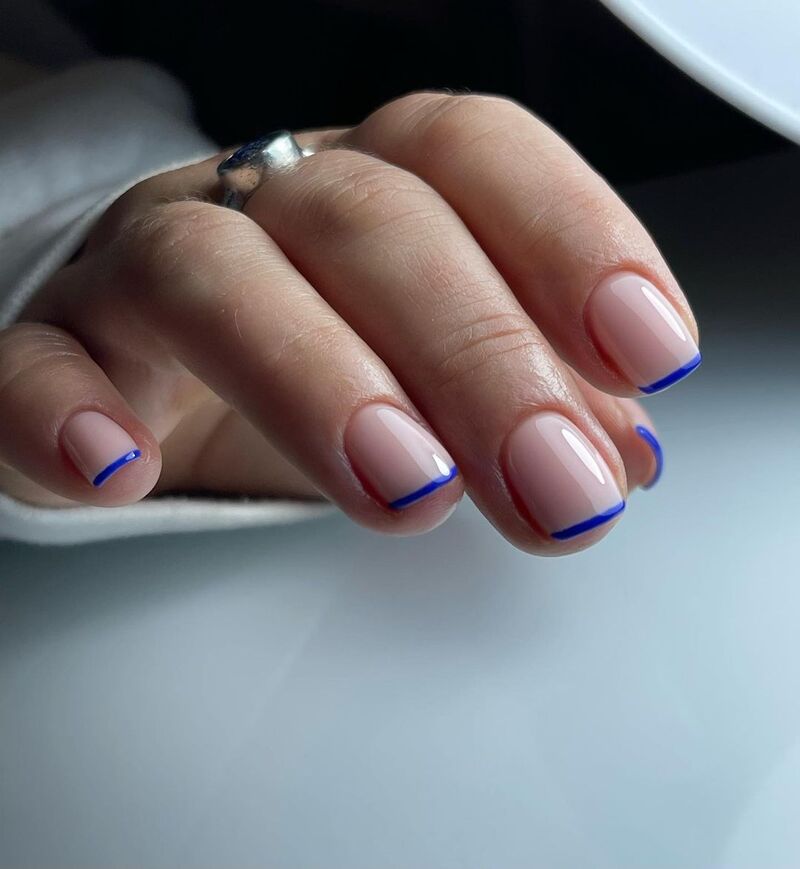 cliomakeup-micro-french-manicure-blu