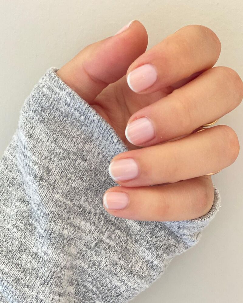 cliomakeup-micro-french-manicure-unghie-corte