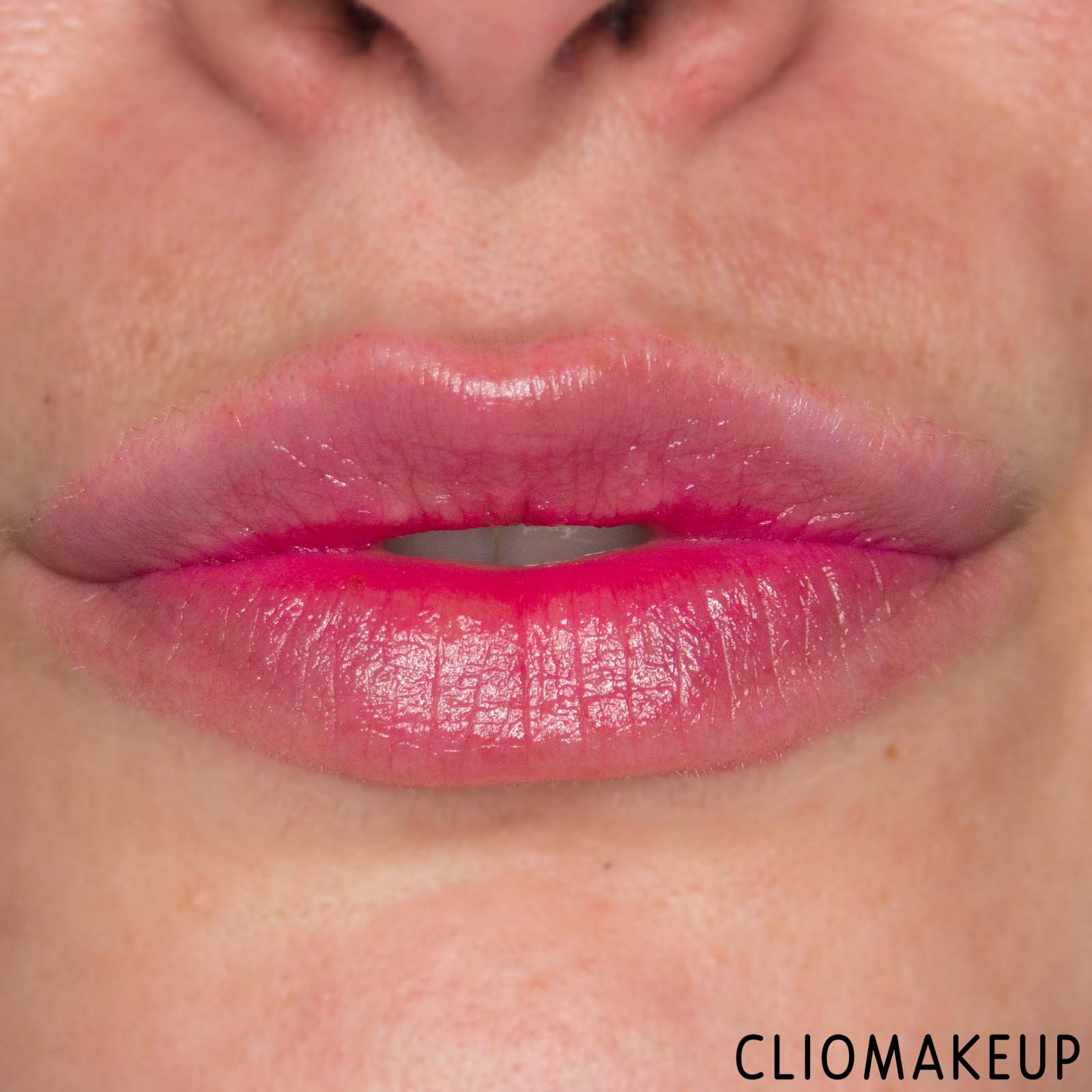 cliomakeup-recensione-balsamo-labbra-essence-everlasting-blooms-ph-reacting-lip-glow-13