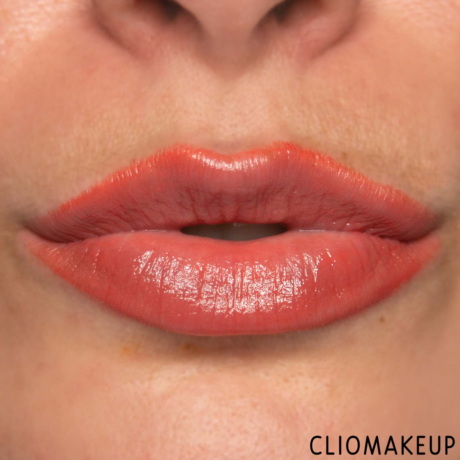 cliomakeup-recensione-balsamo-labbra-essence-lip-care-booster-lip-butter-15