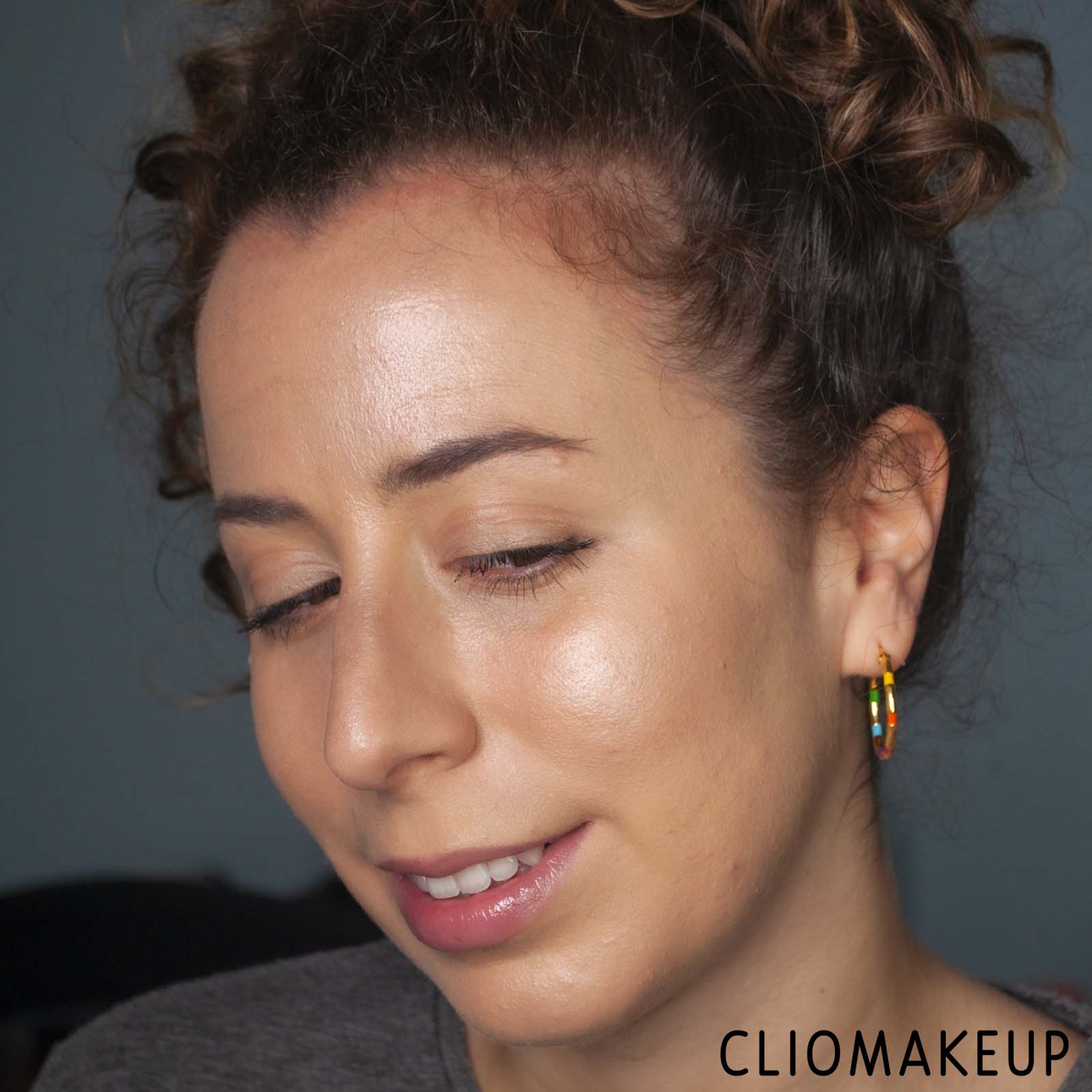 cliomakeup-recensione-cipria-laura-mercier-translucent-loose-setting-powder-light-catcher-11