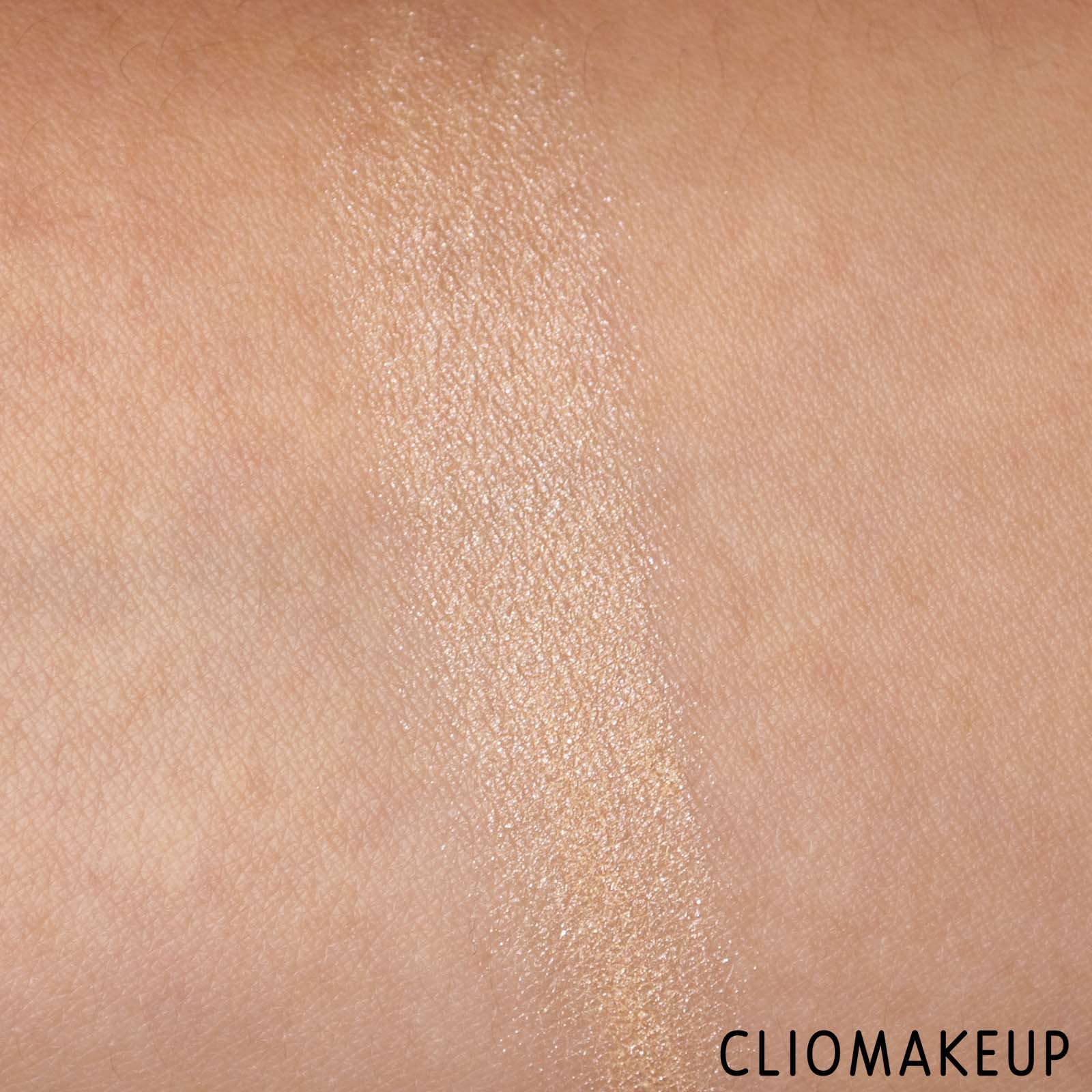 cliomakeup-recensione-cipria-laura-mercier-translucent-loose-setting-powder-light-catcher-7