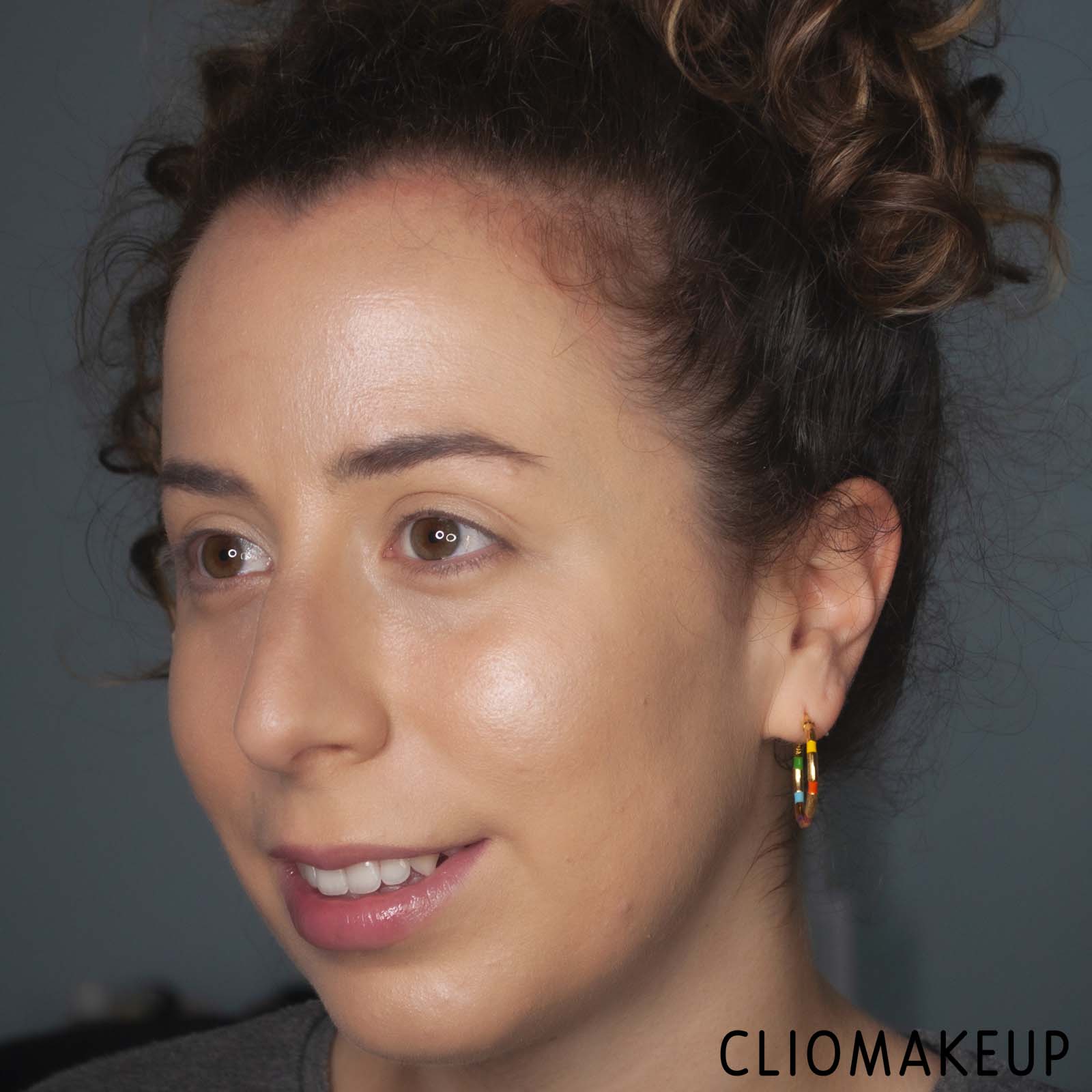 cliomakeup-recensione-cipria-laura-mercier-translucent-loose-setting-powder-light-catcher-9