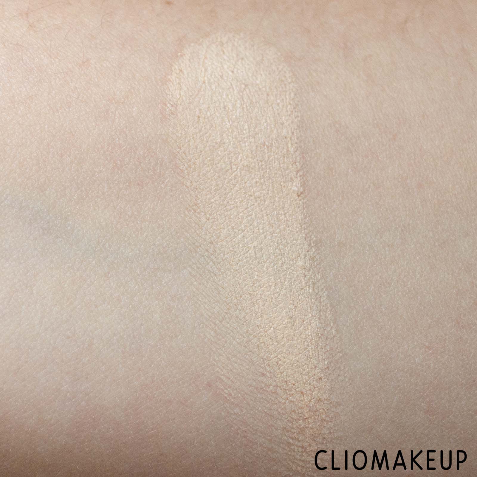 cliomakeup-recensione-correttore-kiko-green-me-luminous-concealer-6