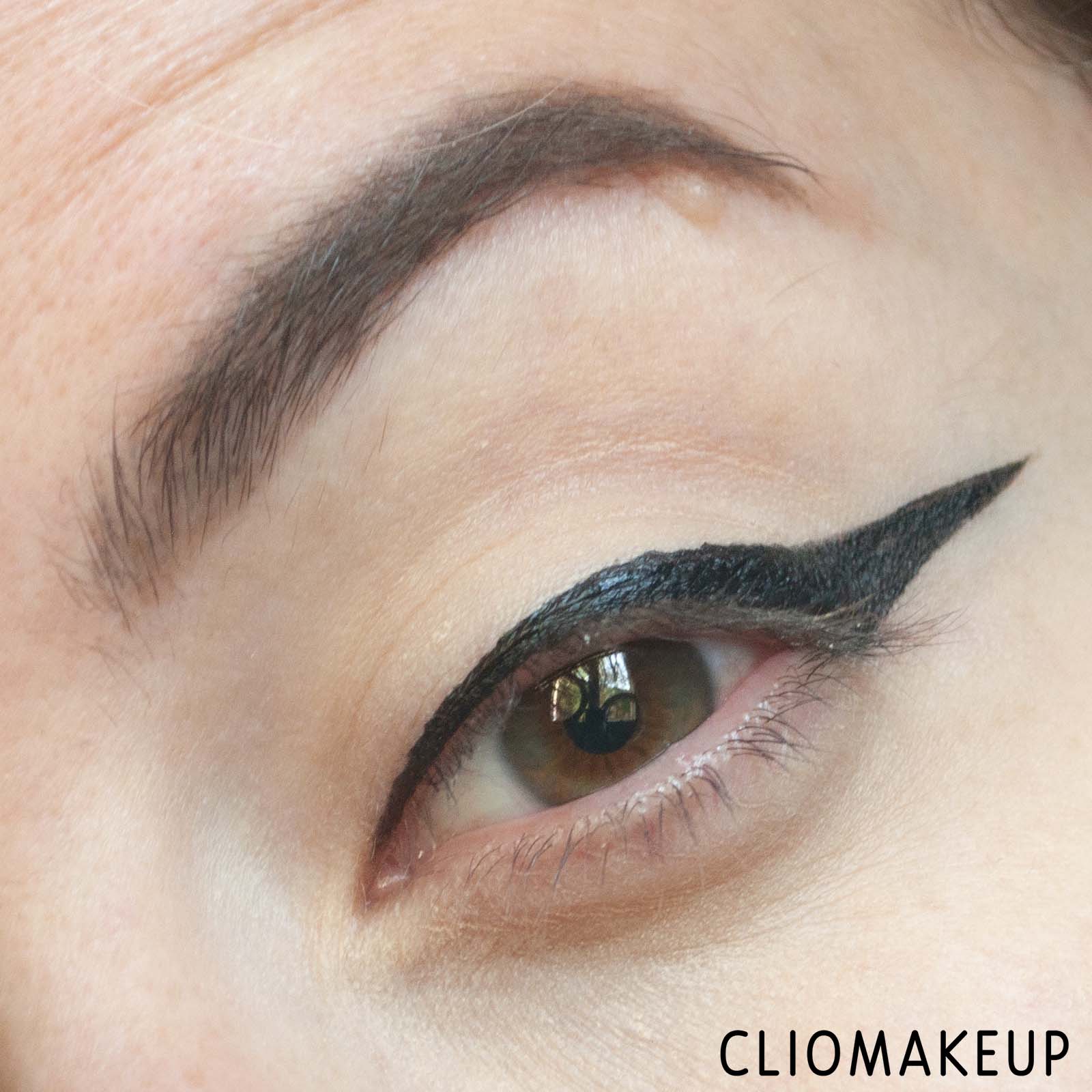 cliomakeup-recensione-eyeliner-essence-24-ever-ink-liner-10