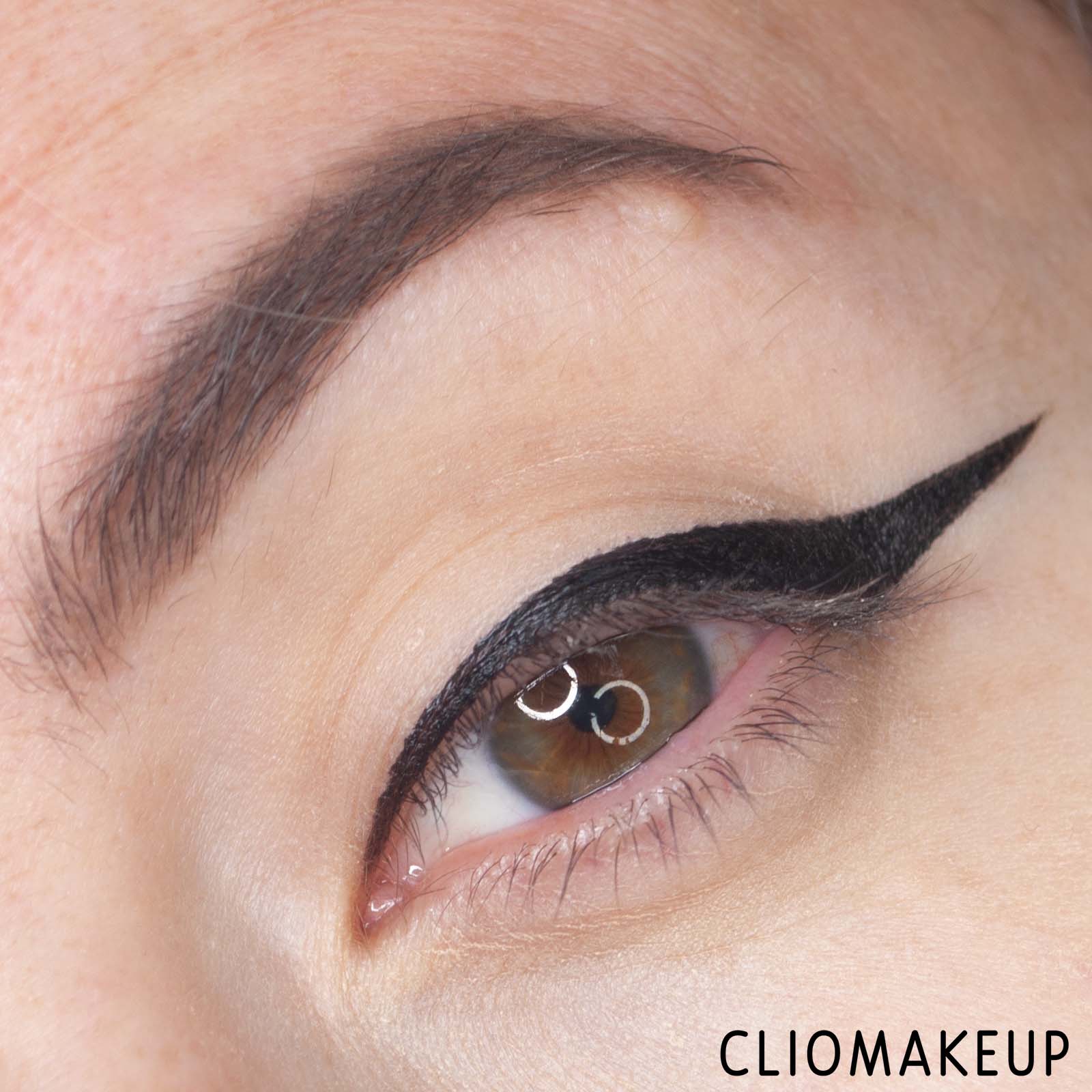 cliomakeup-recensione-eyeliner-essence-24-ever-ink-liner-11