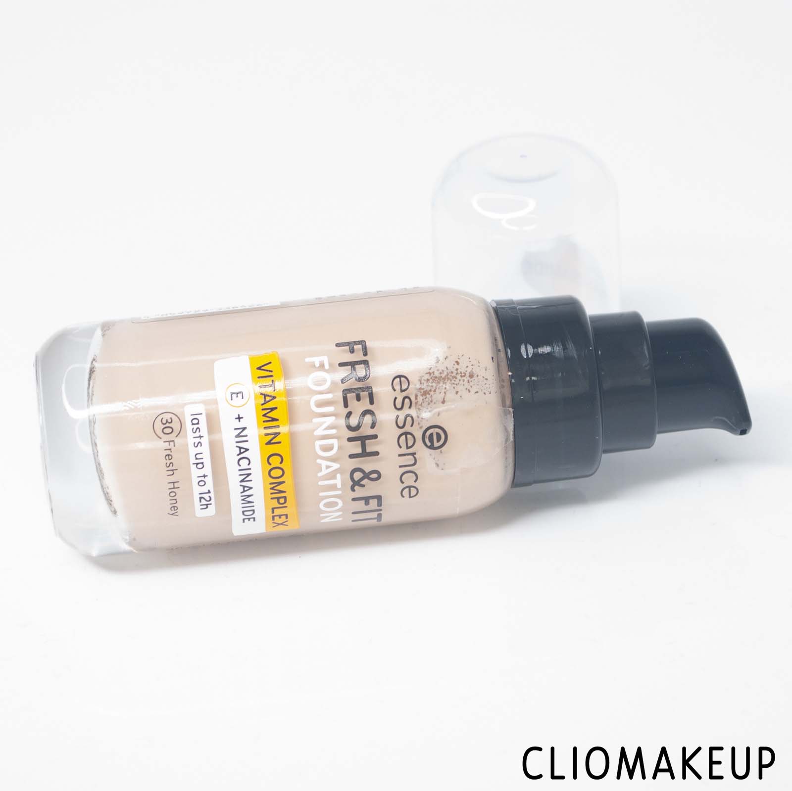 cliomakeup-recensione-fondotinta-essence-fresh-e-fit-foundation-vitamin-complex-+-niacinamide-4