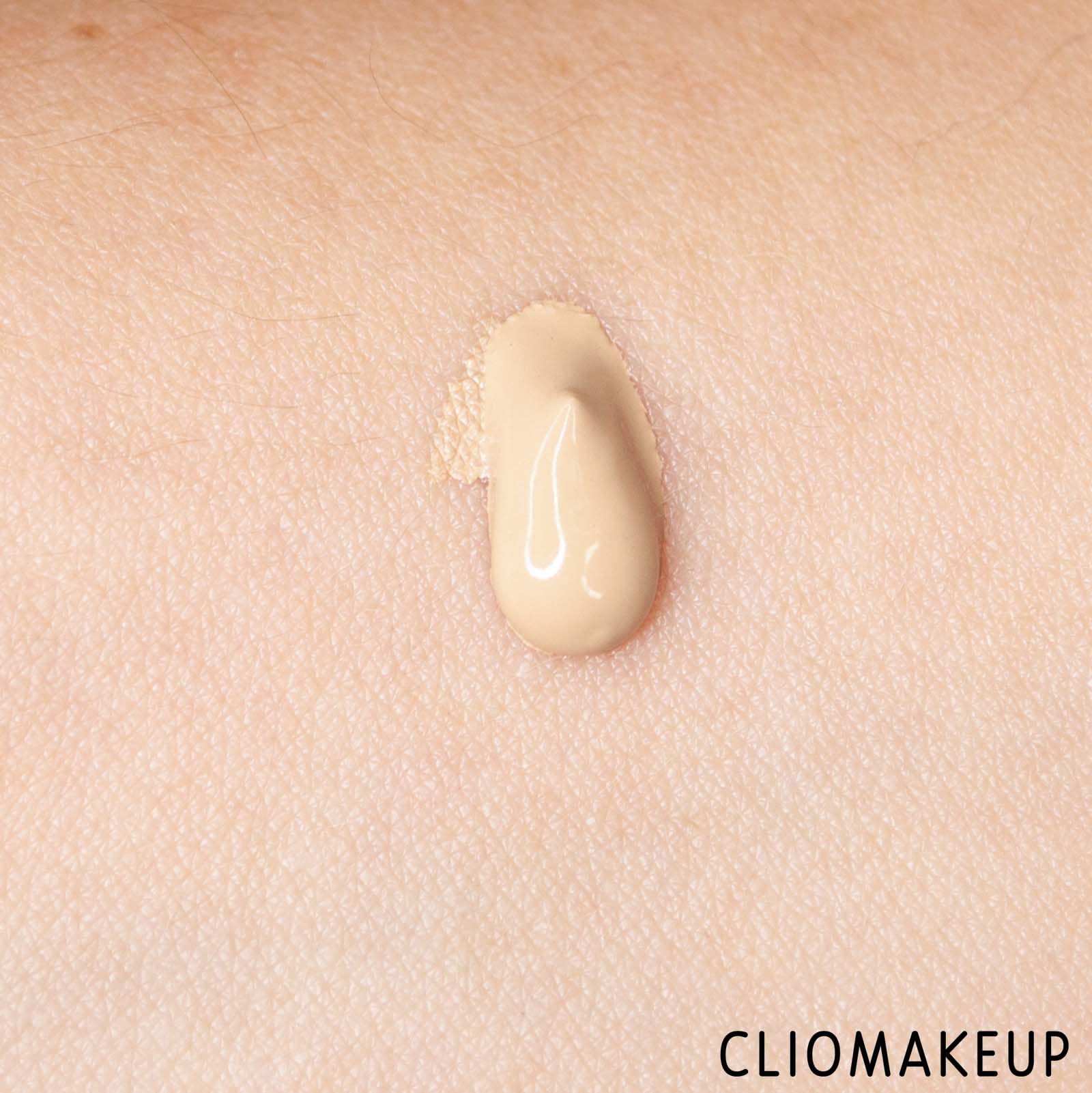 cliomakeup-recensione-fondotinta-essence-fresh-e-fit-foundation-vitamin-complex-+-niacinamide-7