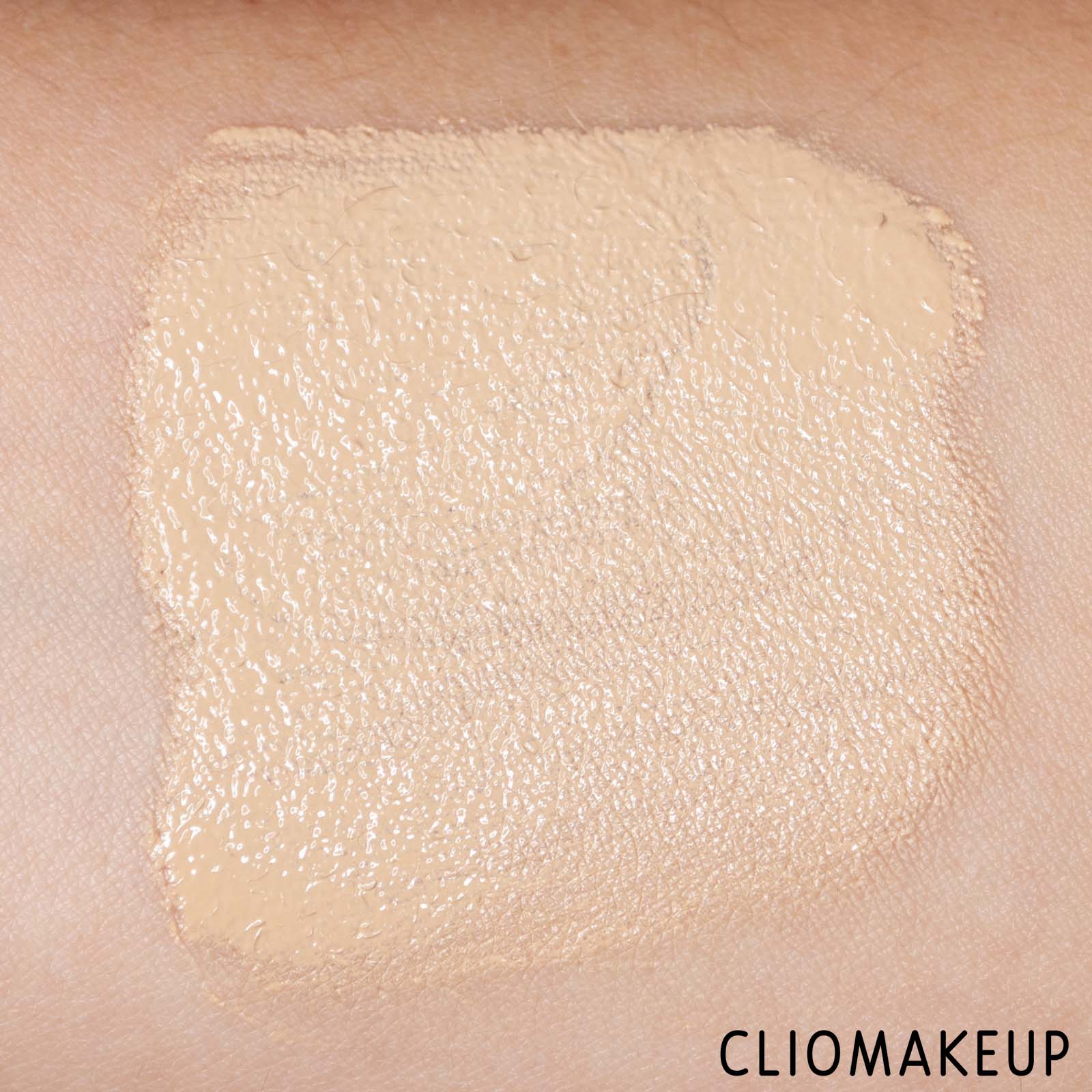 cliomakeup-recensione-fondotinta-essence-fresh-e-fit-foundation-vitamin-complex-+-niacinamide-9