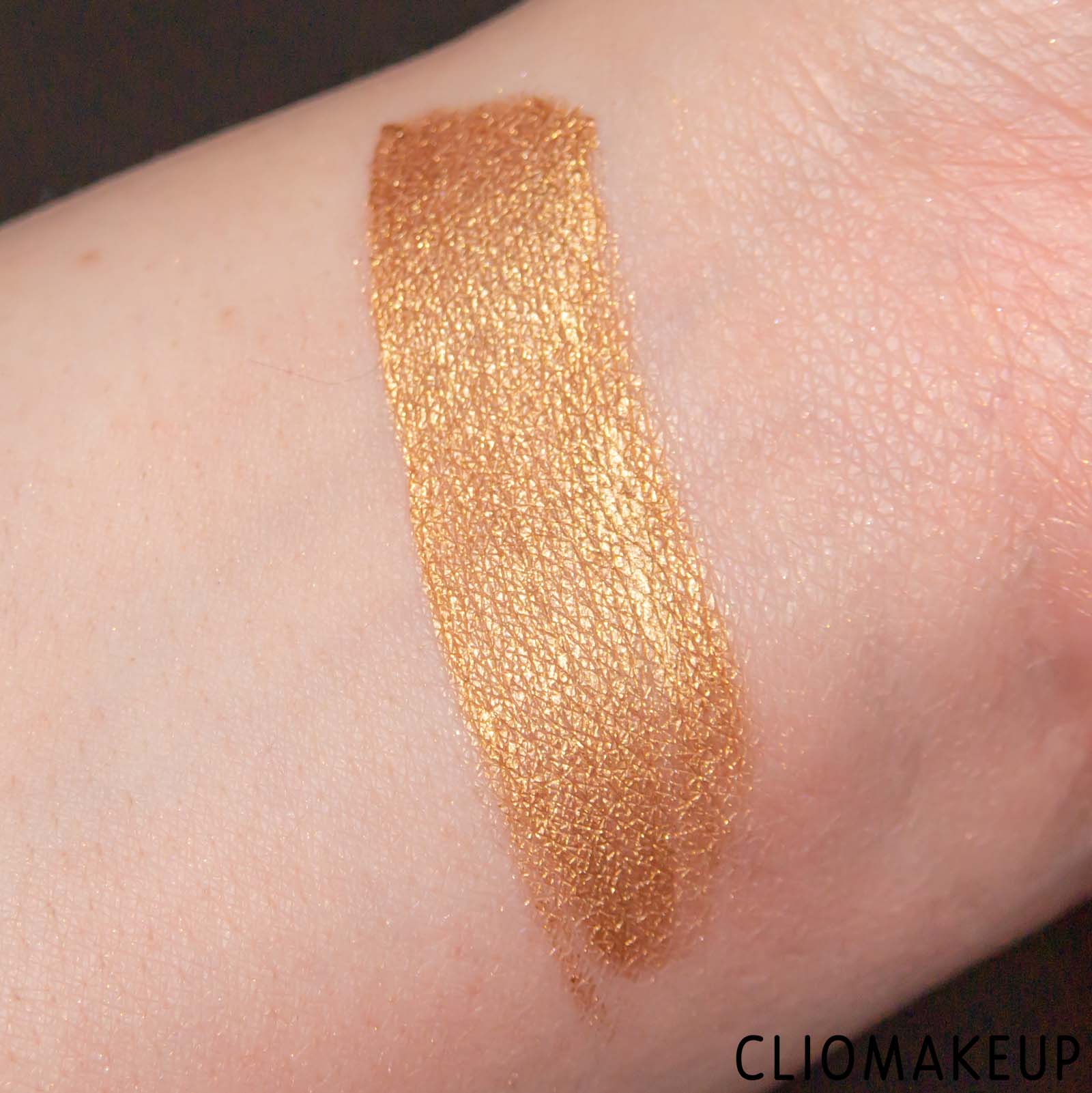 cliomakeup-recensione-ombretto-liquido-wycon-pearly-water-liquid-eyeshadow-7