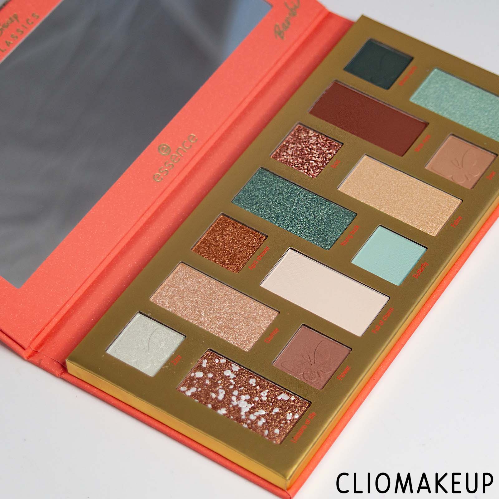 cliomakeup-recensione-palette-essence-disney-classics-bambi-silky-eyeshadow-palette-3