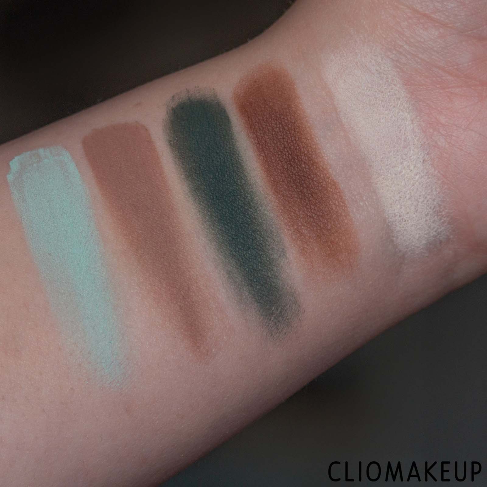 cliomakeup-recensione-palette-essence-disney-classics-bambi-silky-eyeshadow-palette-6