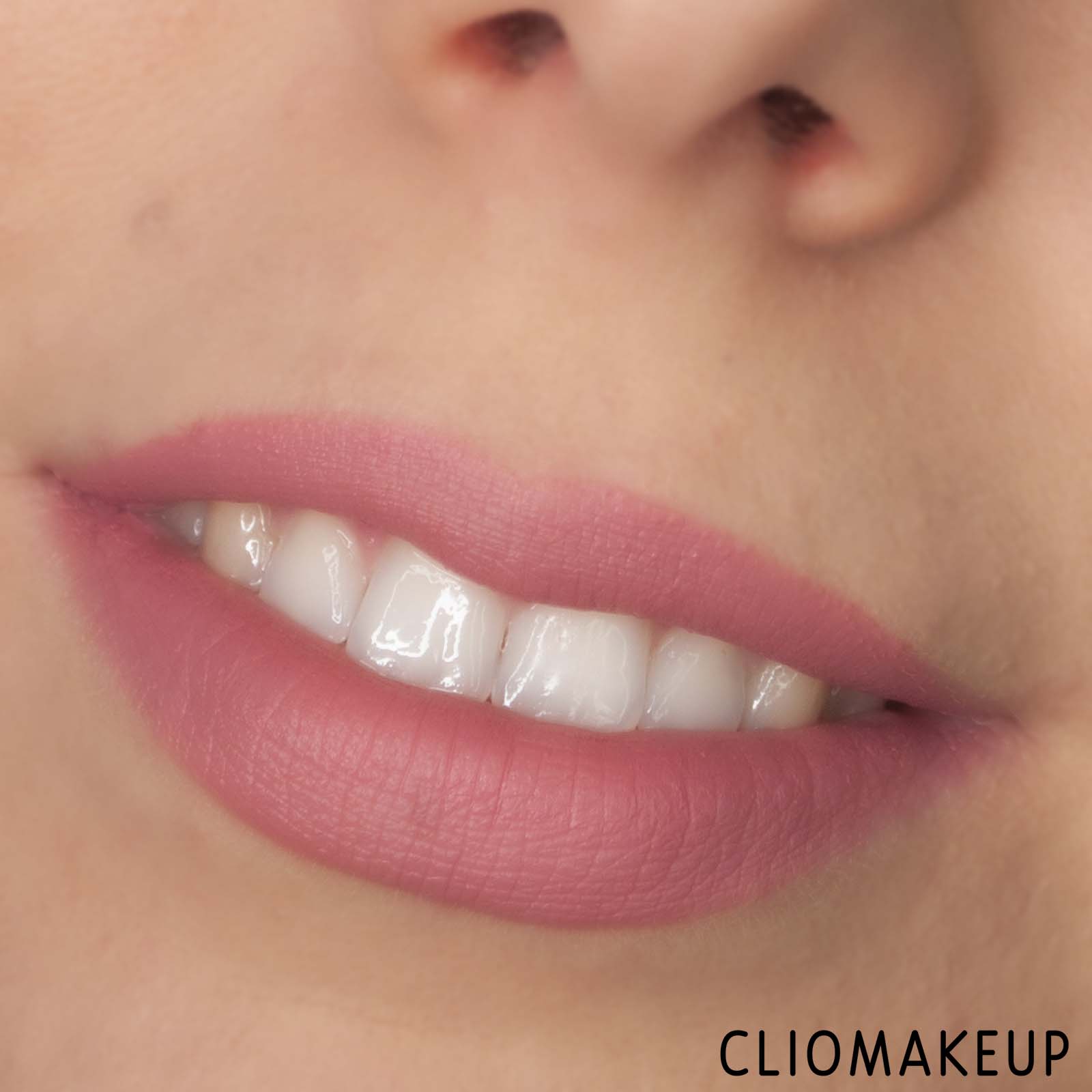 cliomakeup-recensione-rossetti-kiko-green-me-matte-lipstick-11