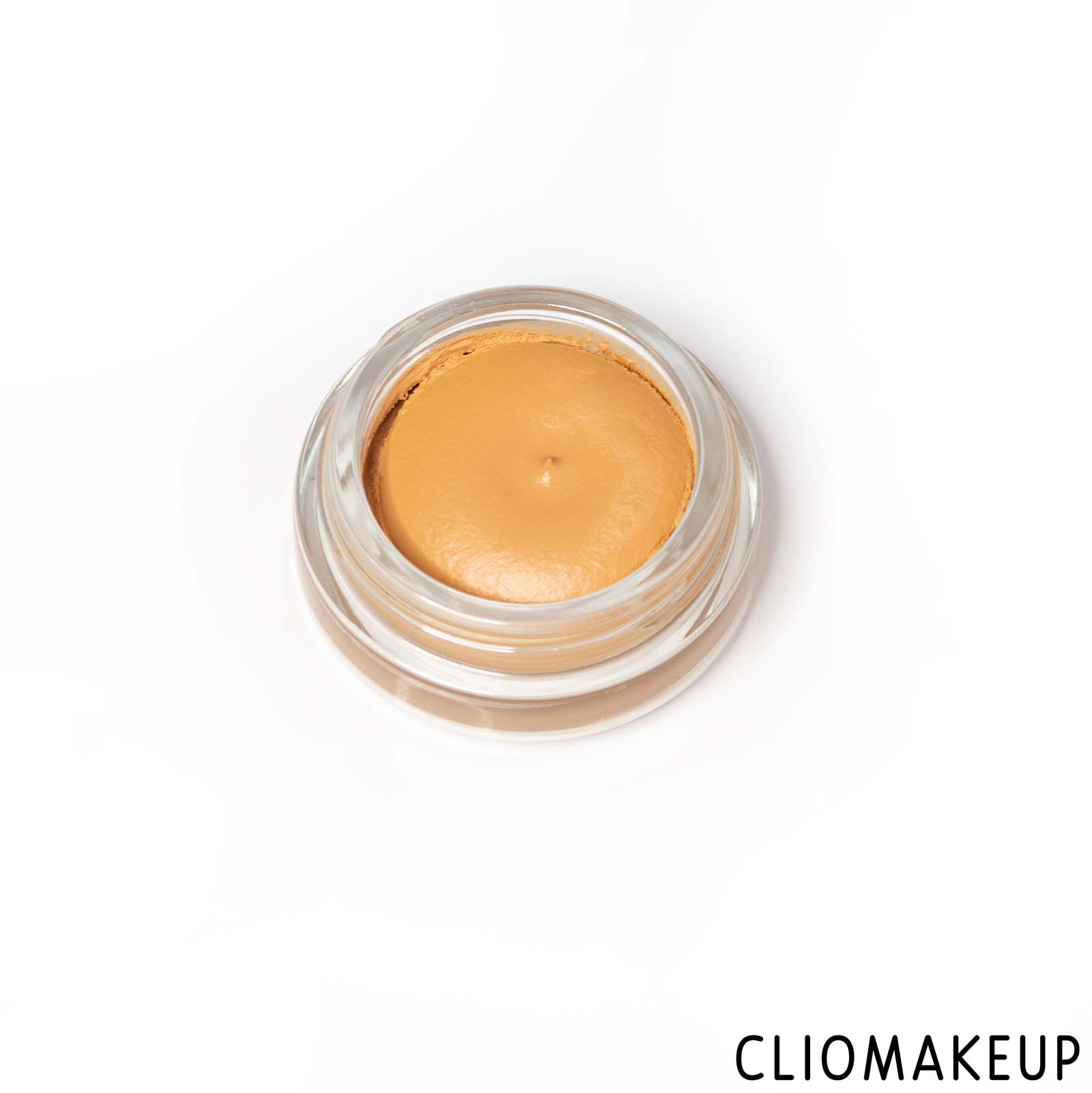 cliomakeup-recensione-fondotinta-maybelline-dream-mat-mousse-base-opacizzante-in-mousse-5