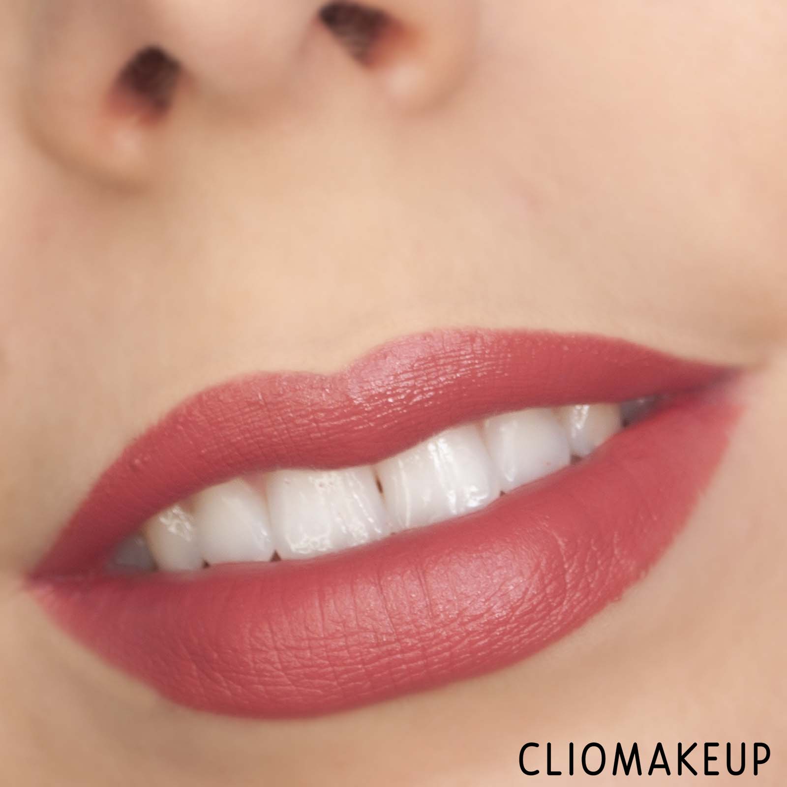 cliomakeup-recensione-rossetto-tarte-maracuja-juicy-lipstick-11