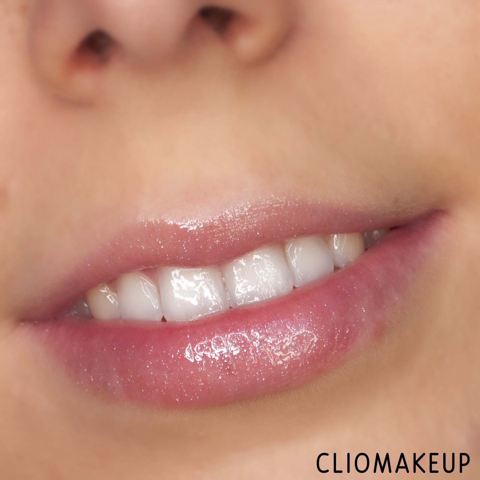 cliomakeup-recensione-gloss-loreal-plumping-lip-gloss-11