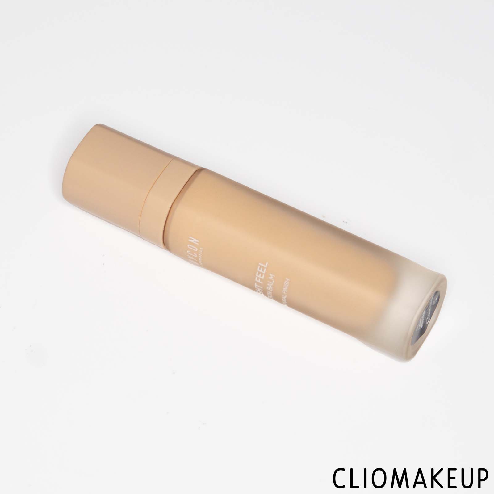 cliomakeup-recensione-recensione-fondotinta-wycon-fondotinta-light-feel-skin-balm-fondotinta-ultra-leggero-4