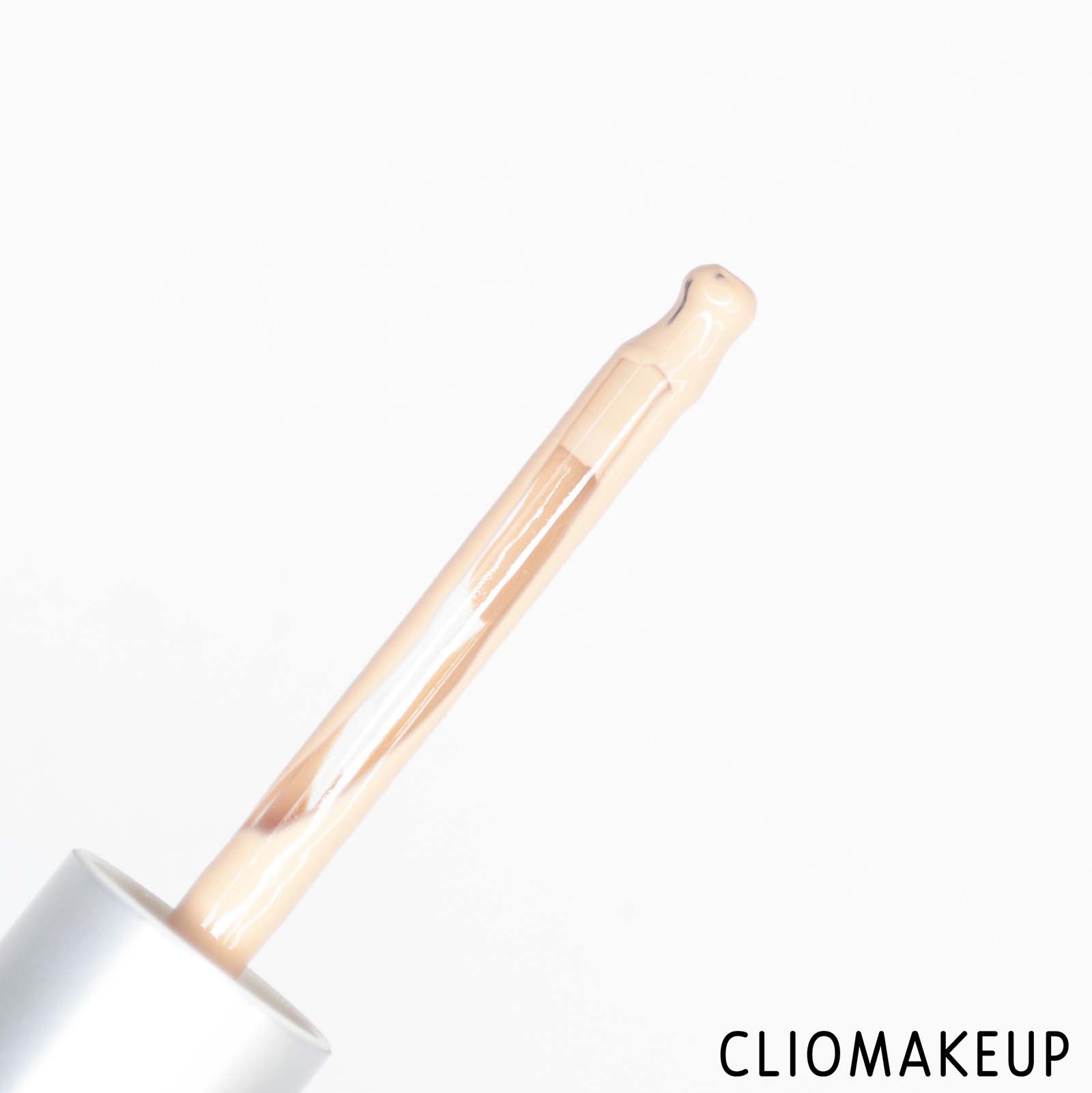 cliomakeup-recensione-fondotinta-kiko-blue-me-energizing-effect-foundation-5