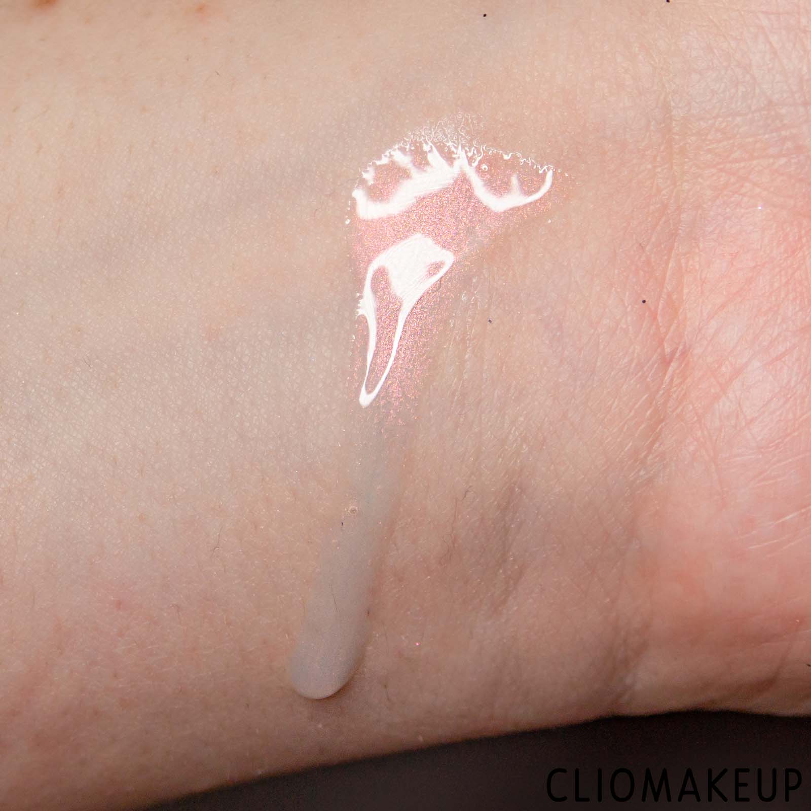 cliomakeup-recensione-siero-illuminante-essence-cute-as-shell-face-glow-booster-7