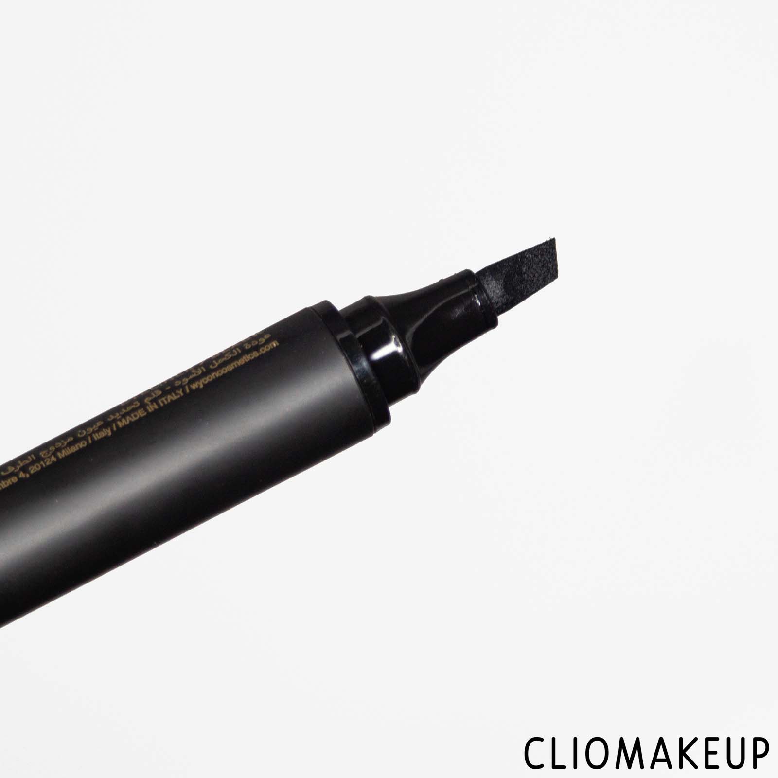 cliomakeup-recensione-eyeliner-wycon-black-is-black-double-ended-eyeliner-5