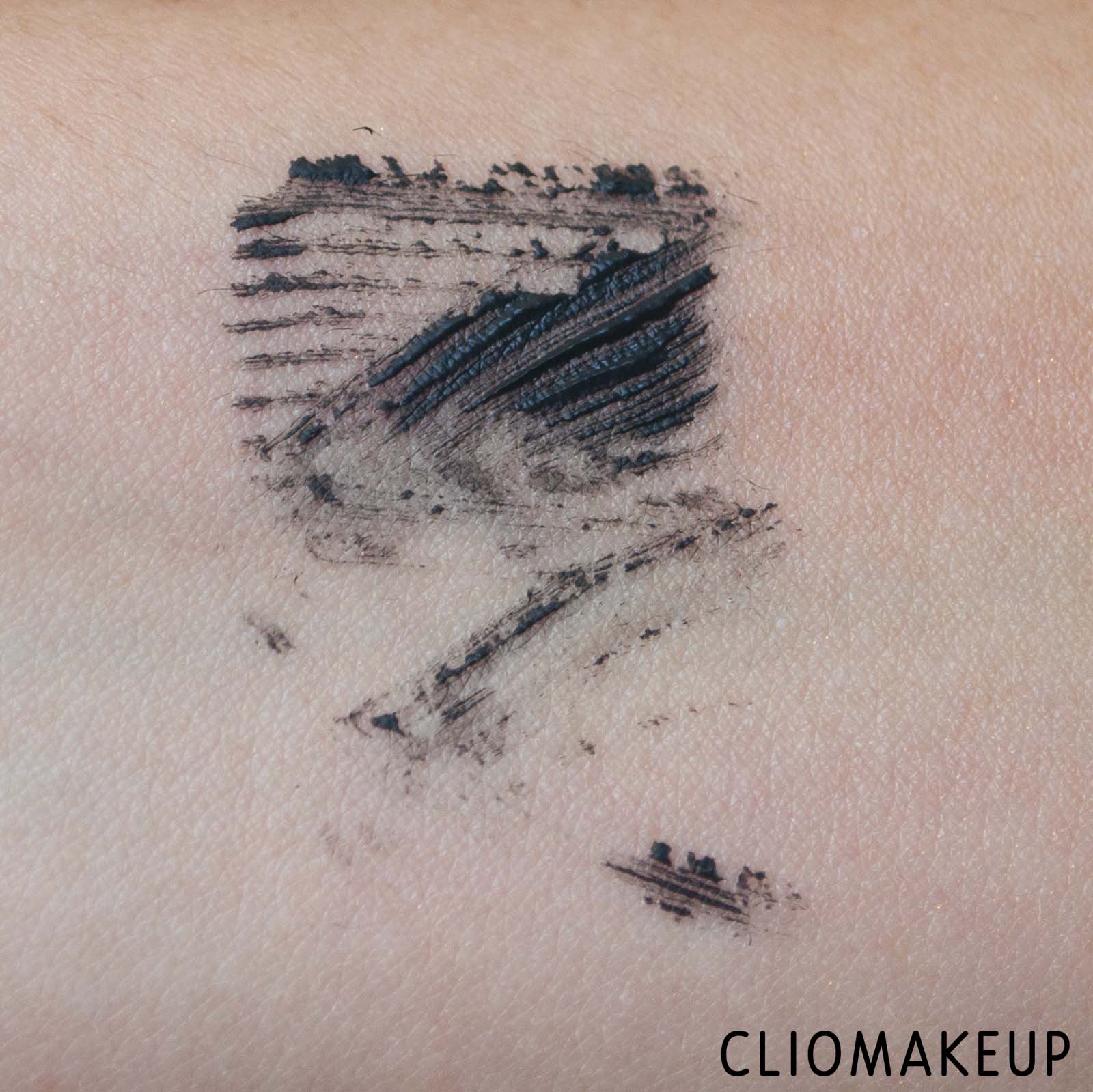 cliomakeup-recensione-mascara-kiko-blue-me-36h-lasting-e-volume-effect-mascara-6