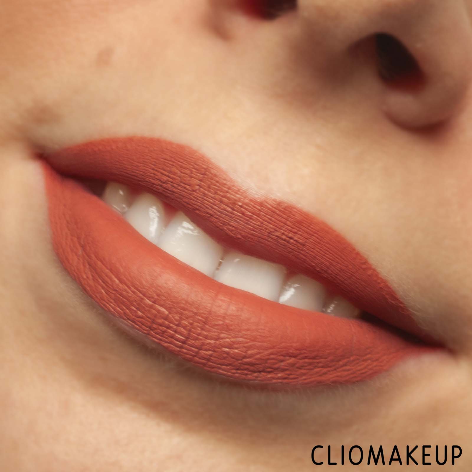 cliomakeup-recensione-rossetti-kiko-blue-me-matte-liquid-lipstick-10