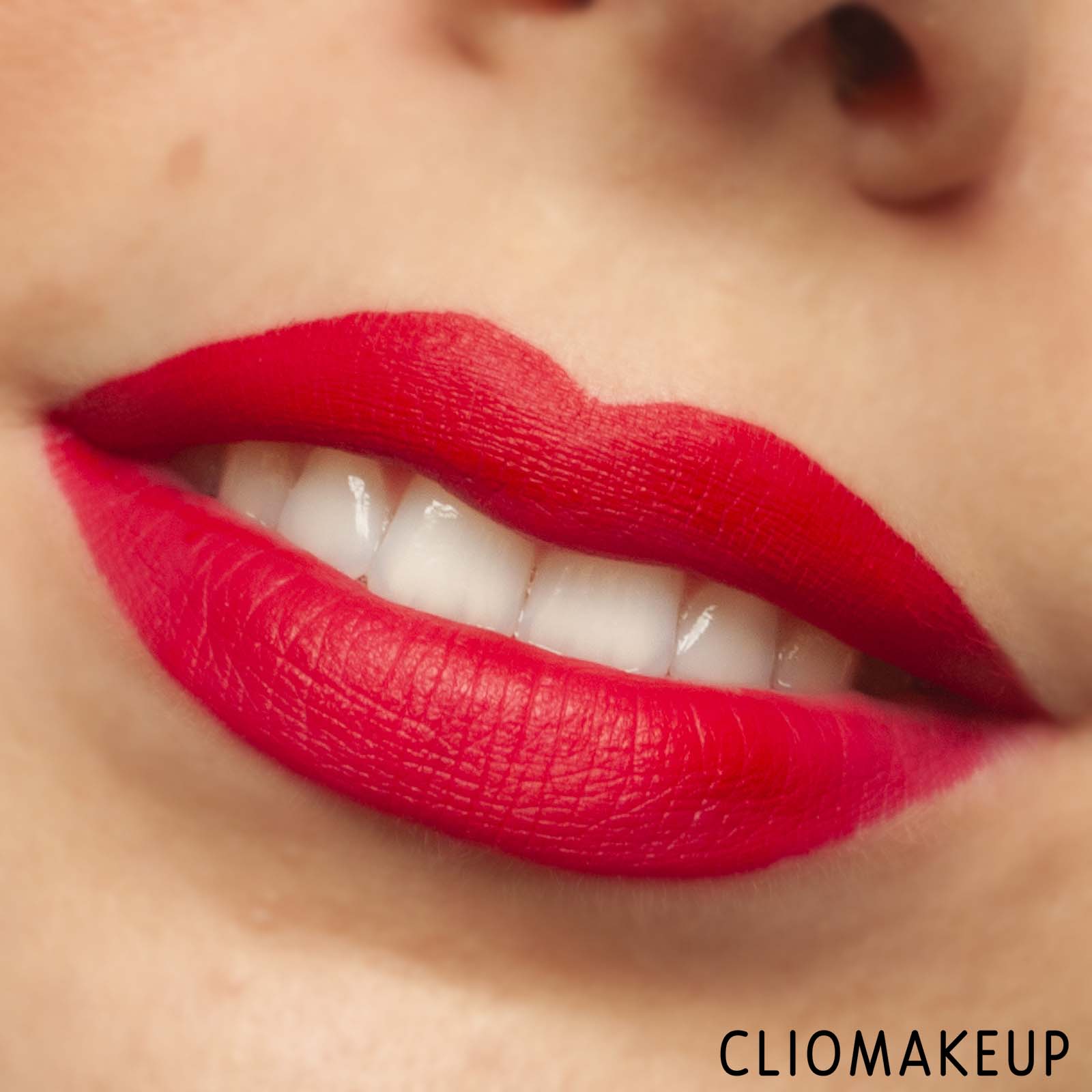 cliomakeup-recensione-rossetti-kiko-blue-me-matte-liquid-lipstick-12