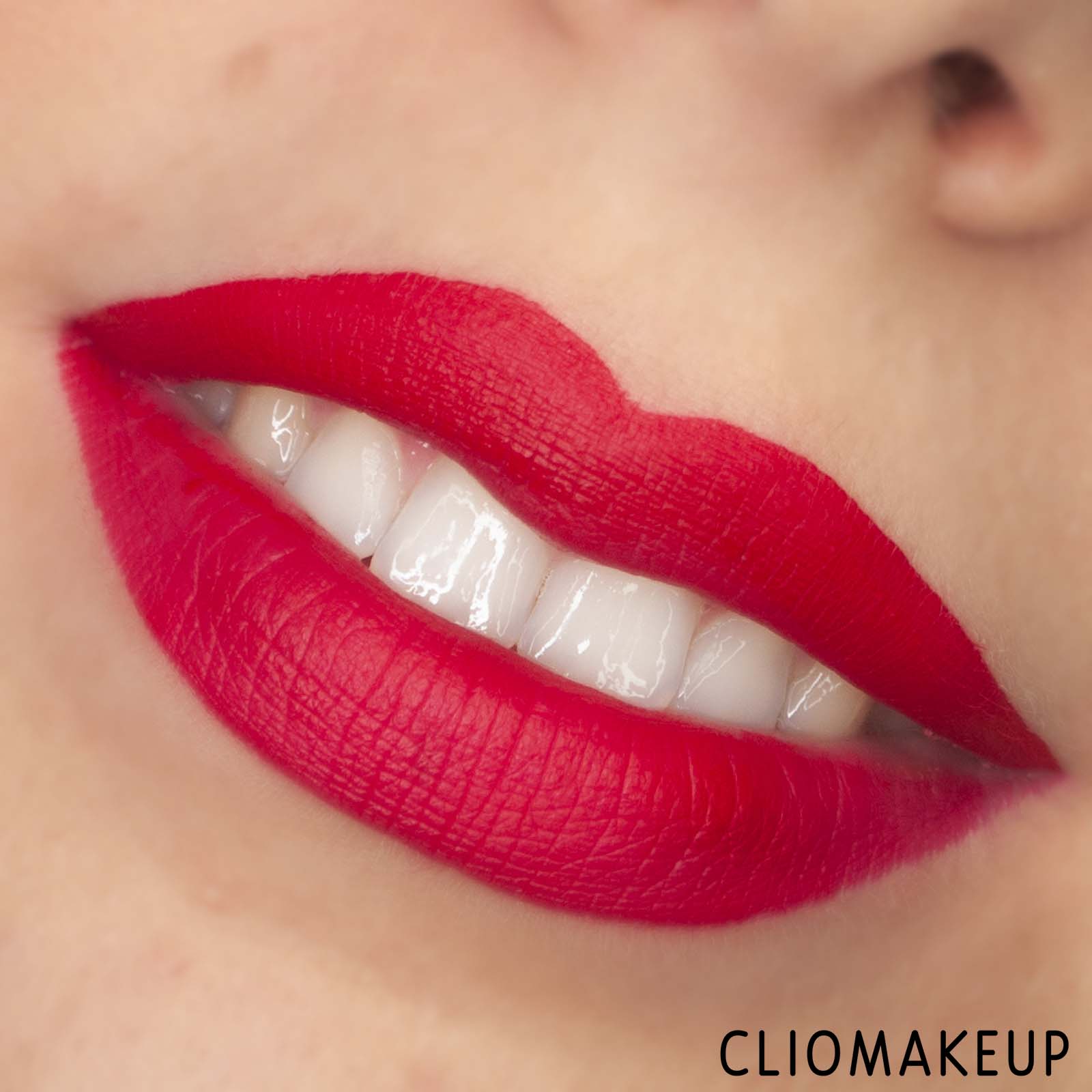 cliomakeup-recensione-rossetti-kiko-blue-me-matte-liquid-lipstick-13