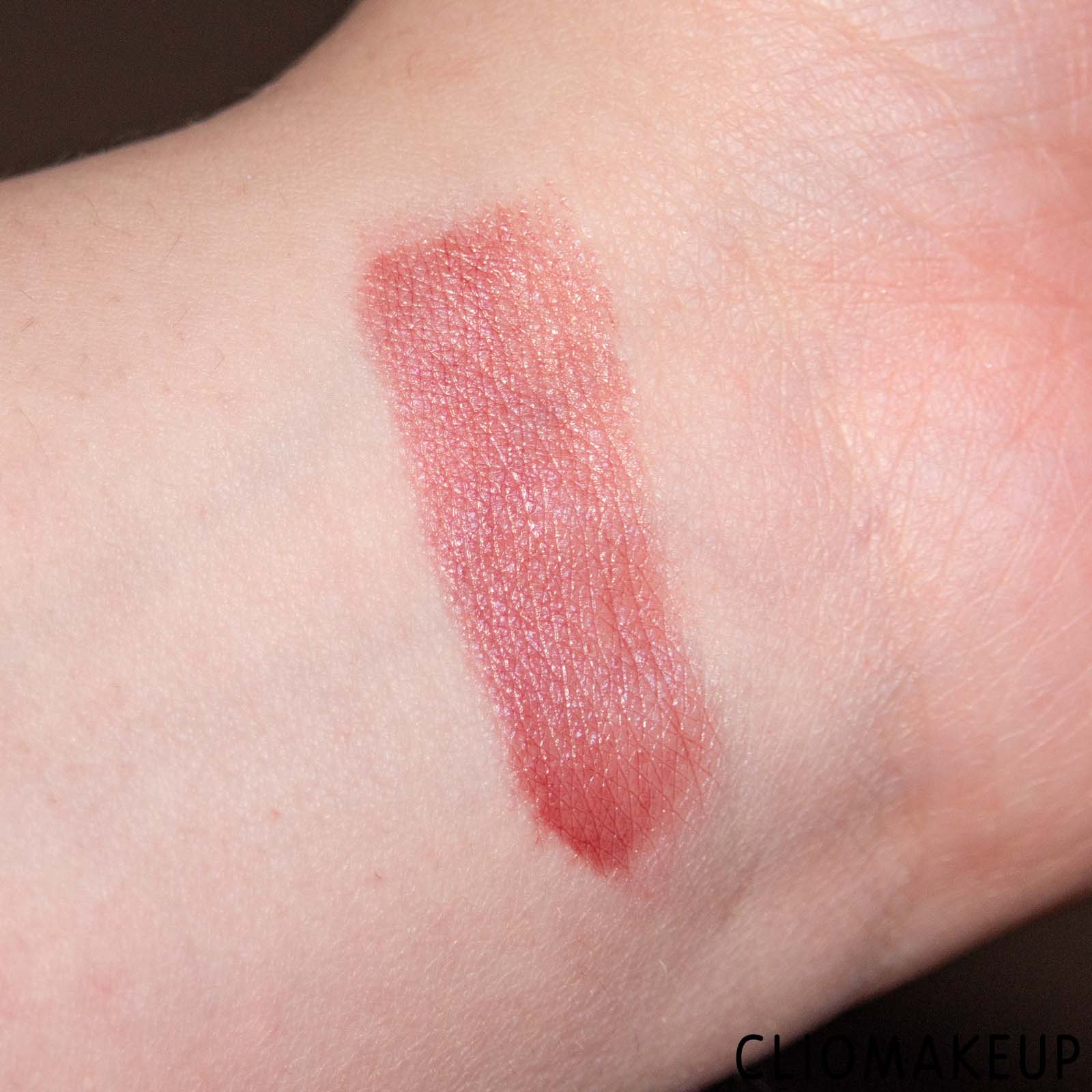 cliomakeup-recensione-rossetto-clinique-almost-lipstick-in-black-honey-7