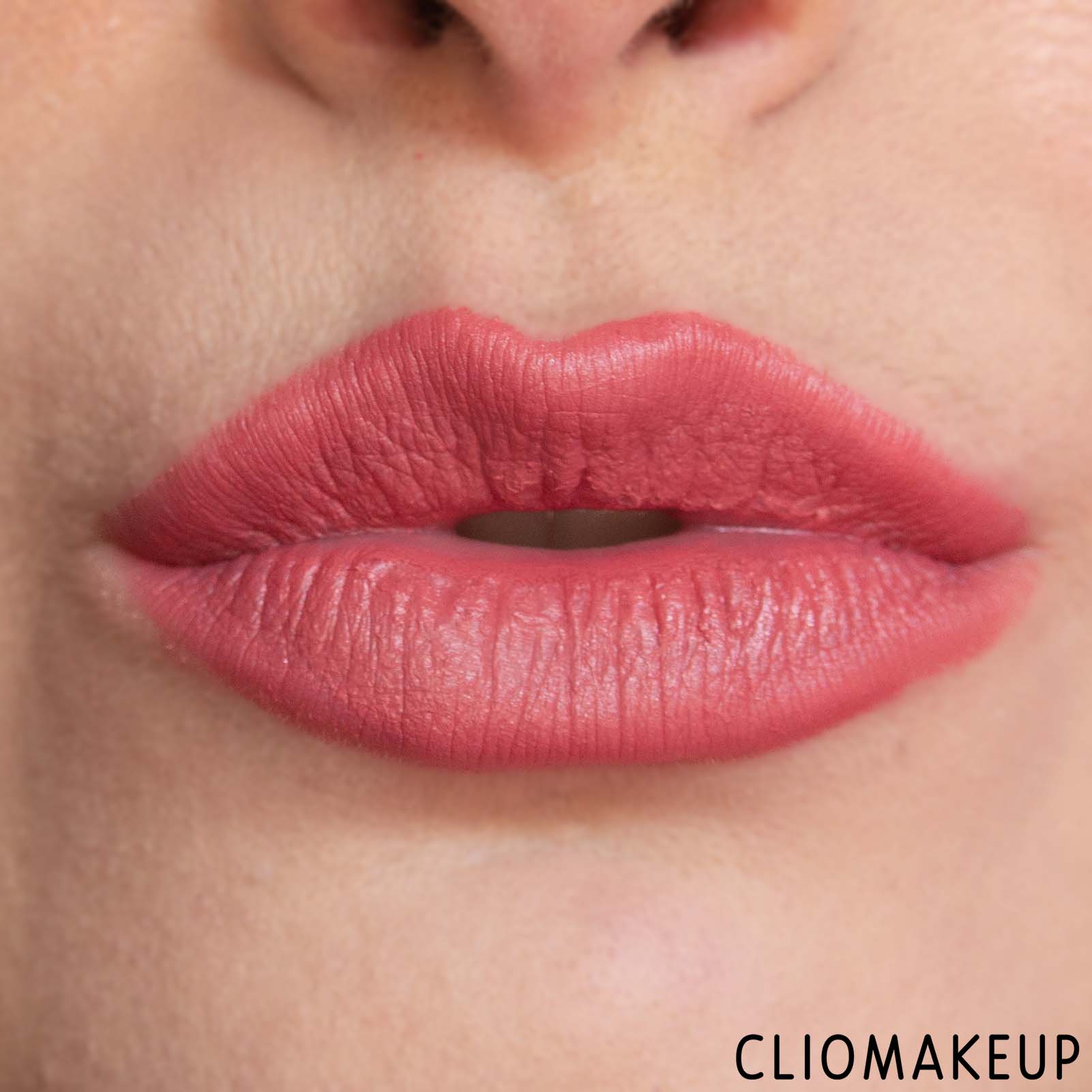 cliomakeup-recensione-rossetto-essence-pumpkins-pretty-please-matte-lipstick-10