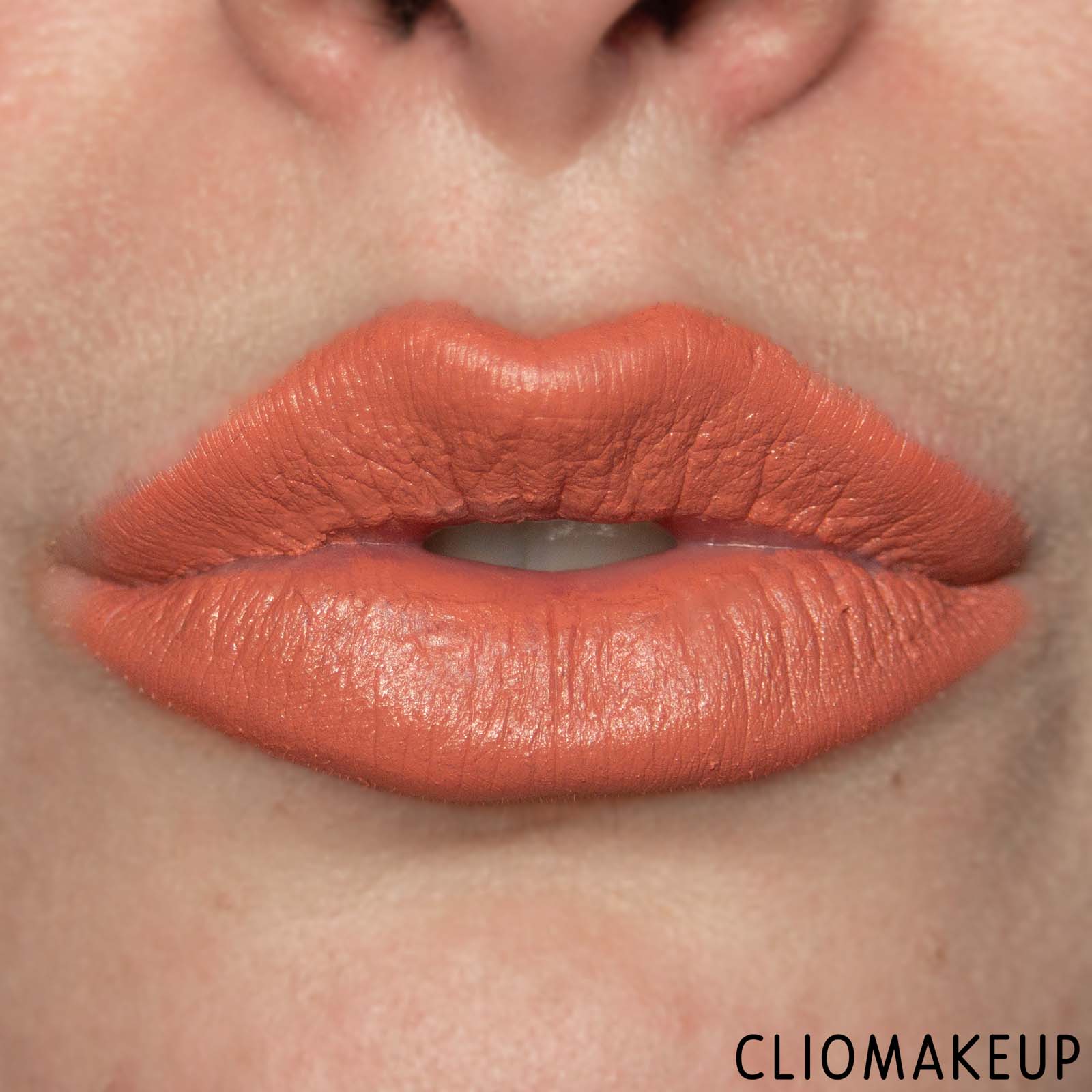 cliomakeup-recensione-rossetto-mac-lipstick-manuele-mameli-11