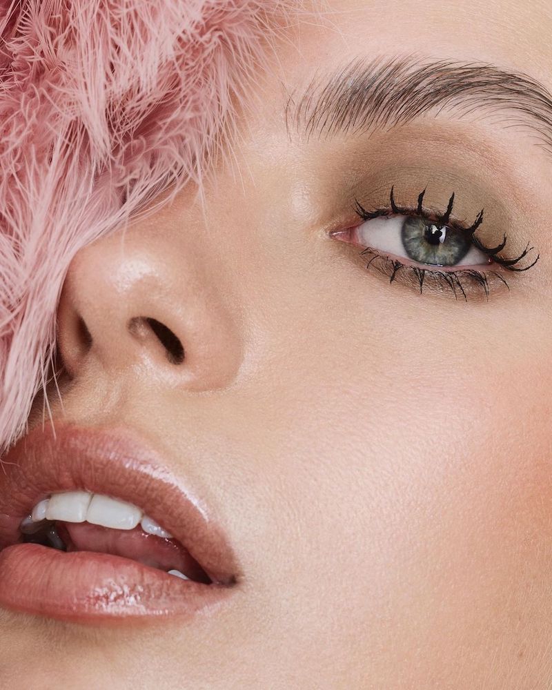 cliomakeup-peggiori-trend-beauty-2022-spider-lashes