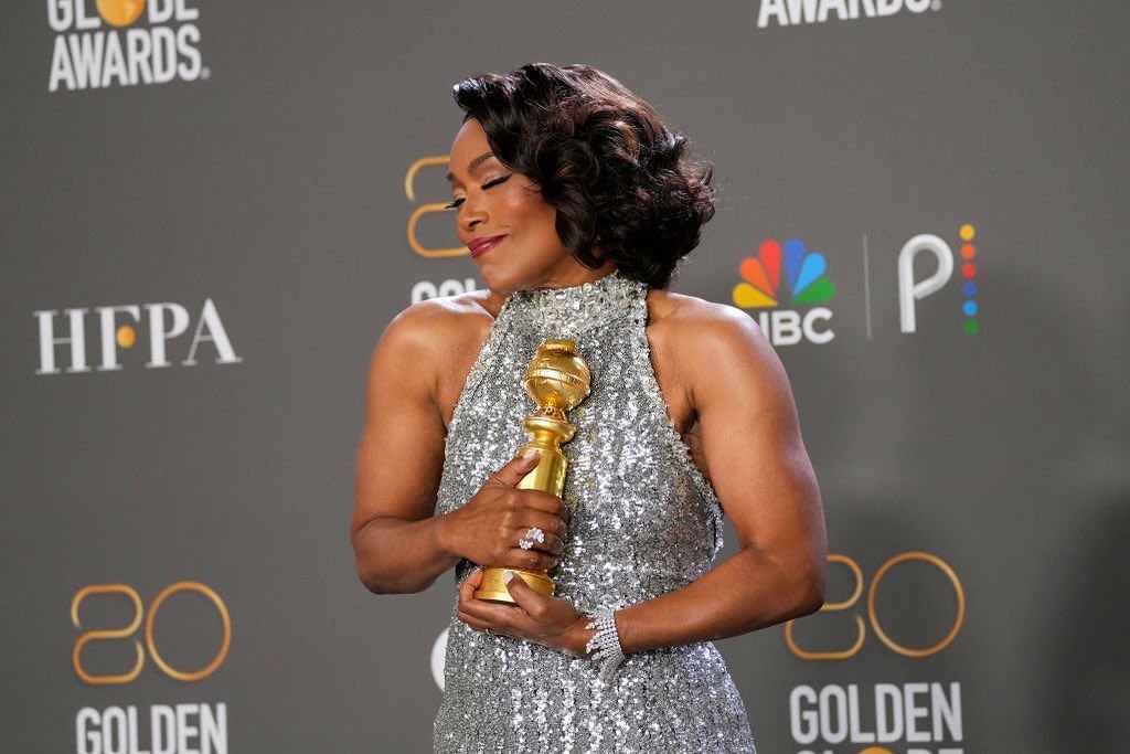 Cliomakeup-golden-globes-2023-look-angela-bassett