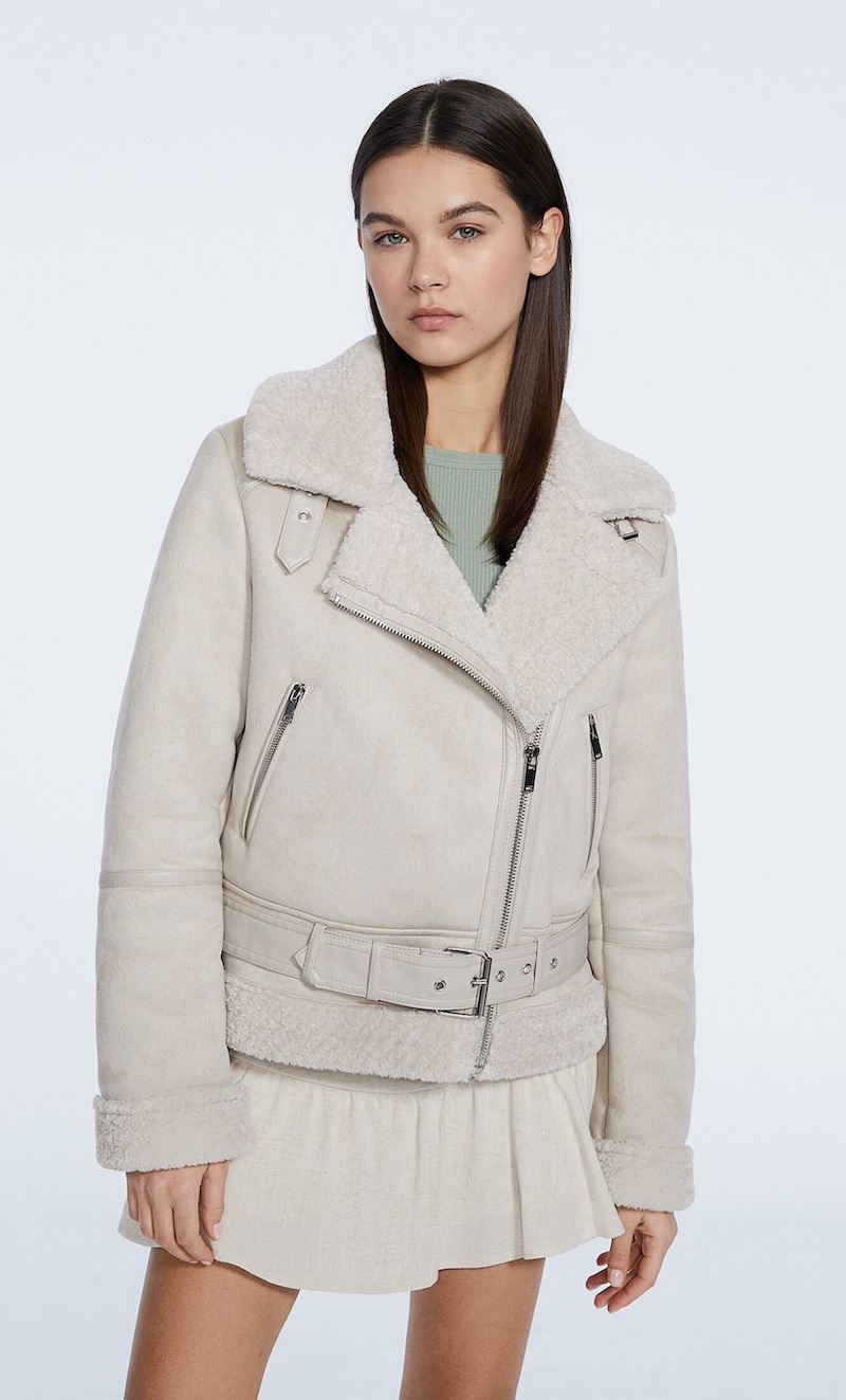 cliomakeup-ecomontone-donna-inverno-2023-teamclio-stradivarius