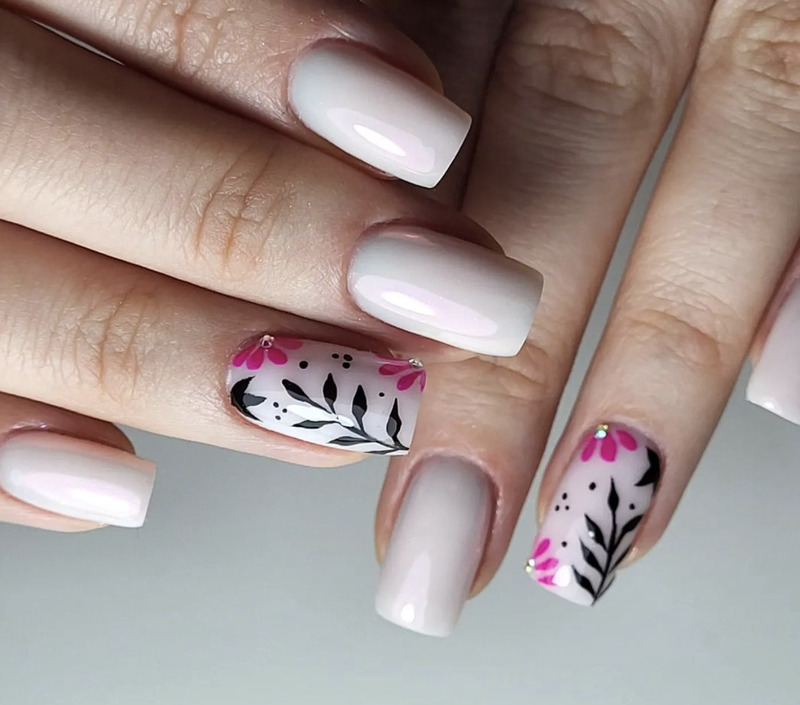 cliomakeup-milky-nails-2023-nail-art