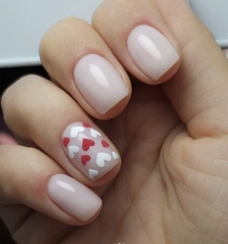 cliomakeup-milky-nails-2023-romantiche