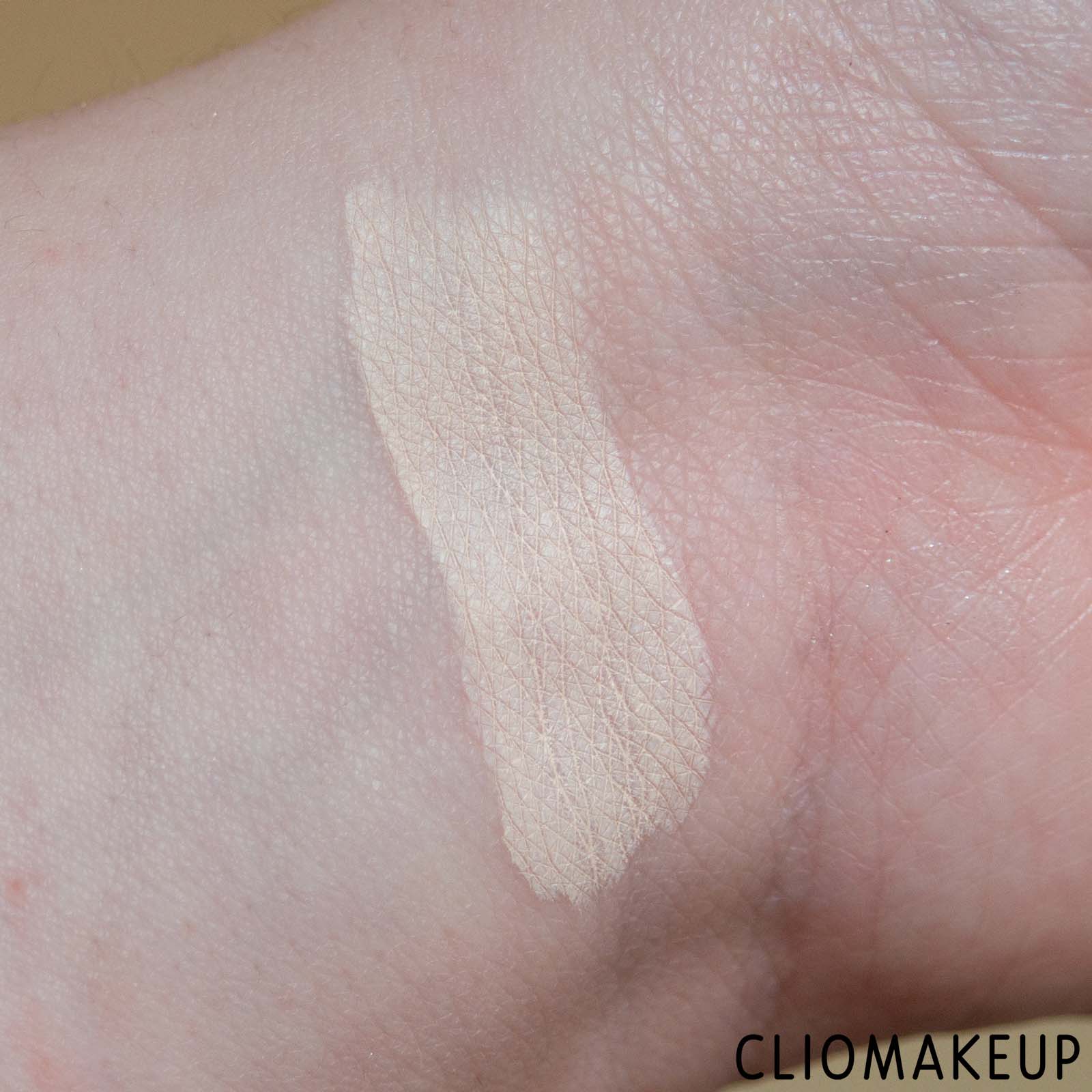 cliomakeup-recensione-correttore-maybelline-super-stay-active-wear-concealer-6