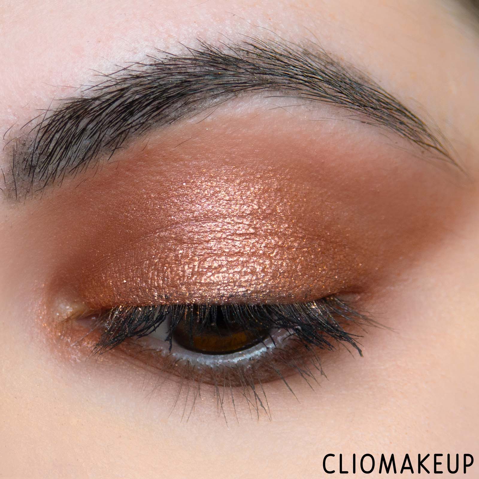 cliomakeup-recensione-palette-essence-blooming-wings-eyeshadow-palette-10