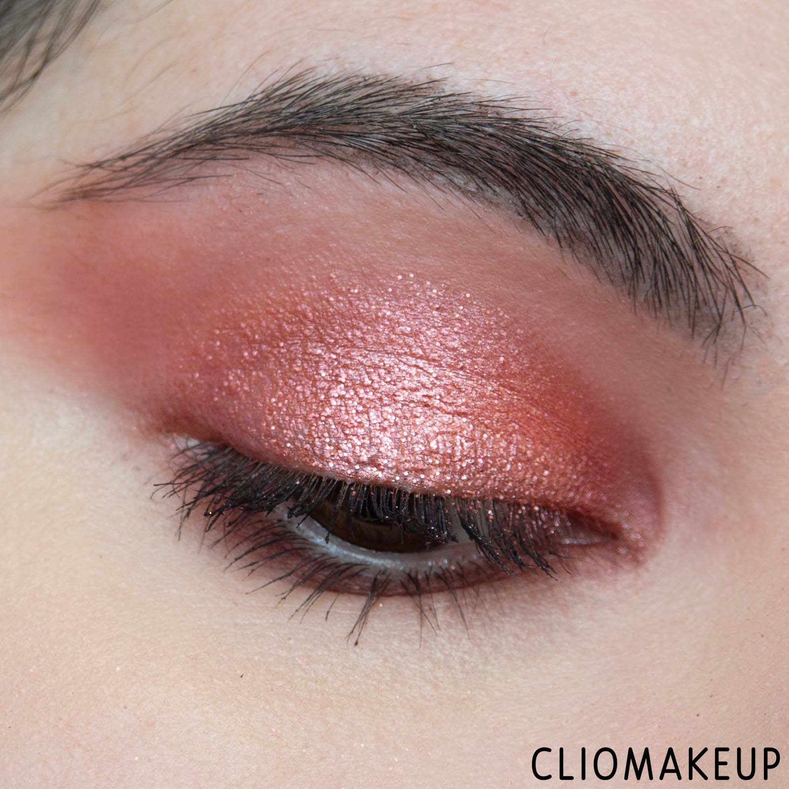 cliomakeup-recensione-palette-essence-blooming-wings-eyeshadow-palette-13