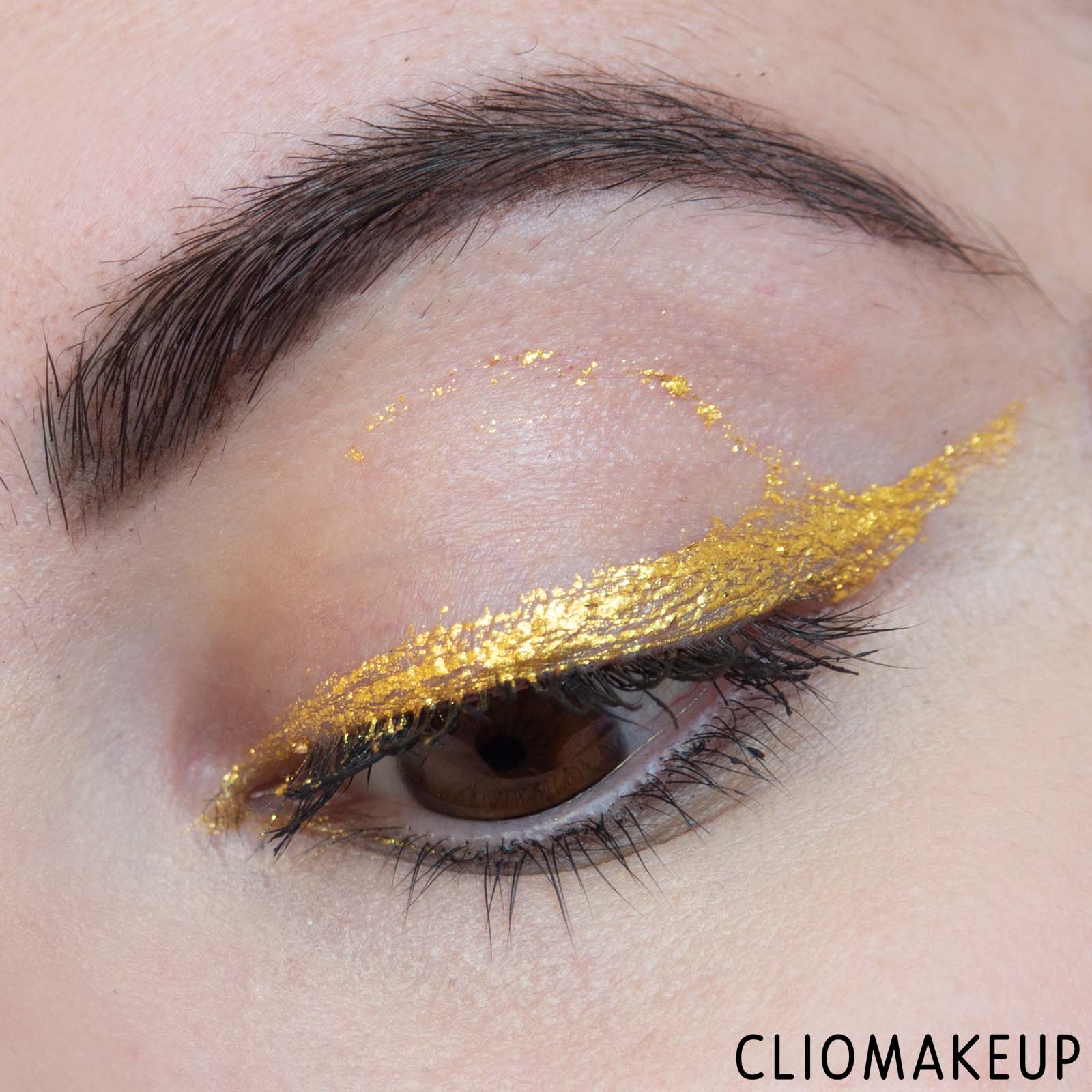 cliomakeup-recensione-eyeliner-revolution-chromatic-liner-gold-gleam-11