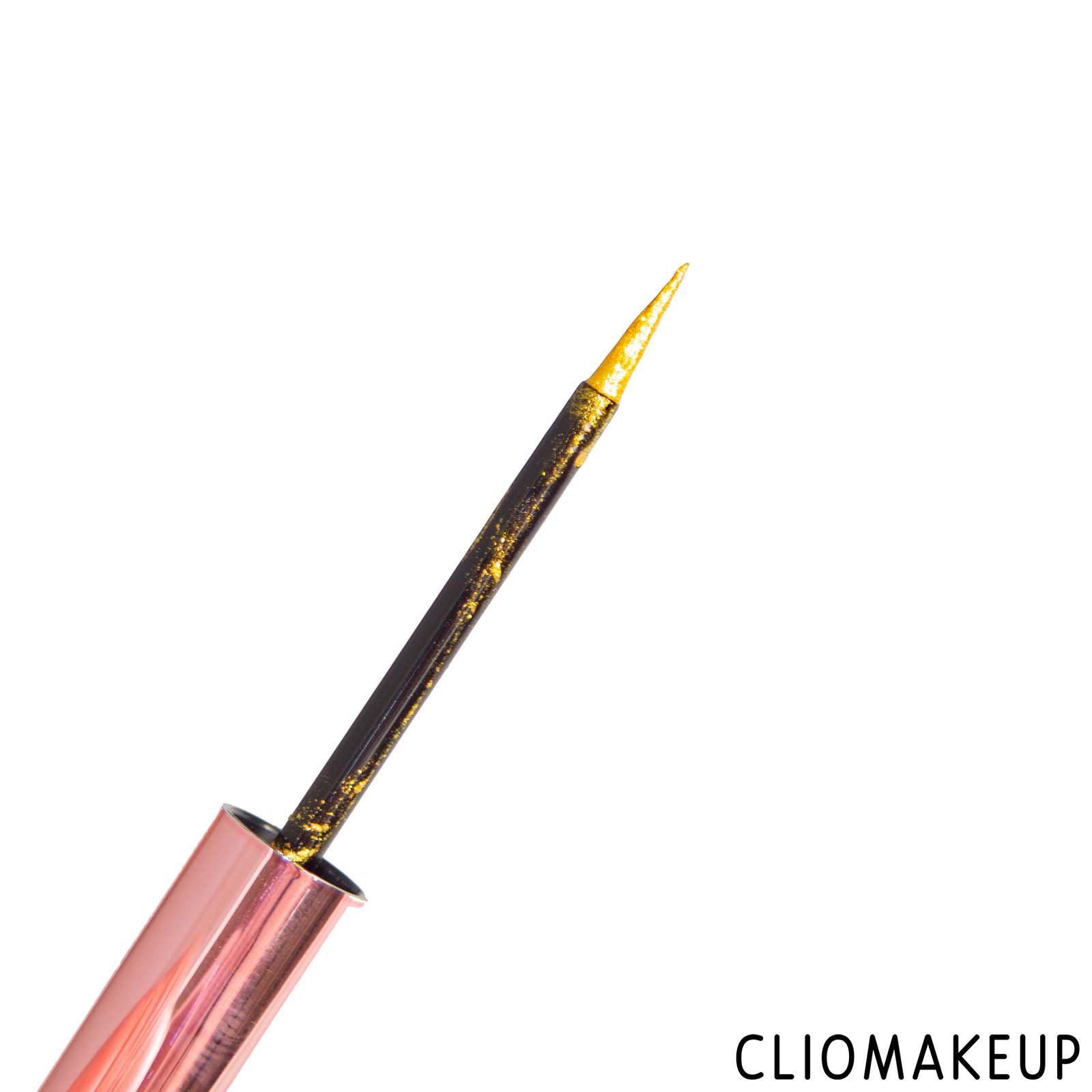 cliomakeup-recensione-eyeliner-revolution-chromatic-liner-gold-gleam-5