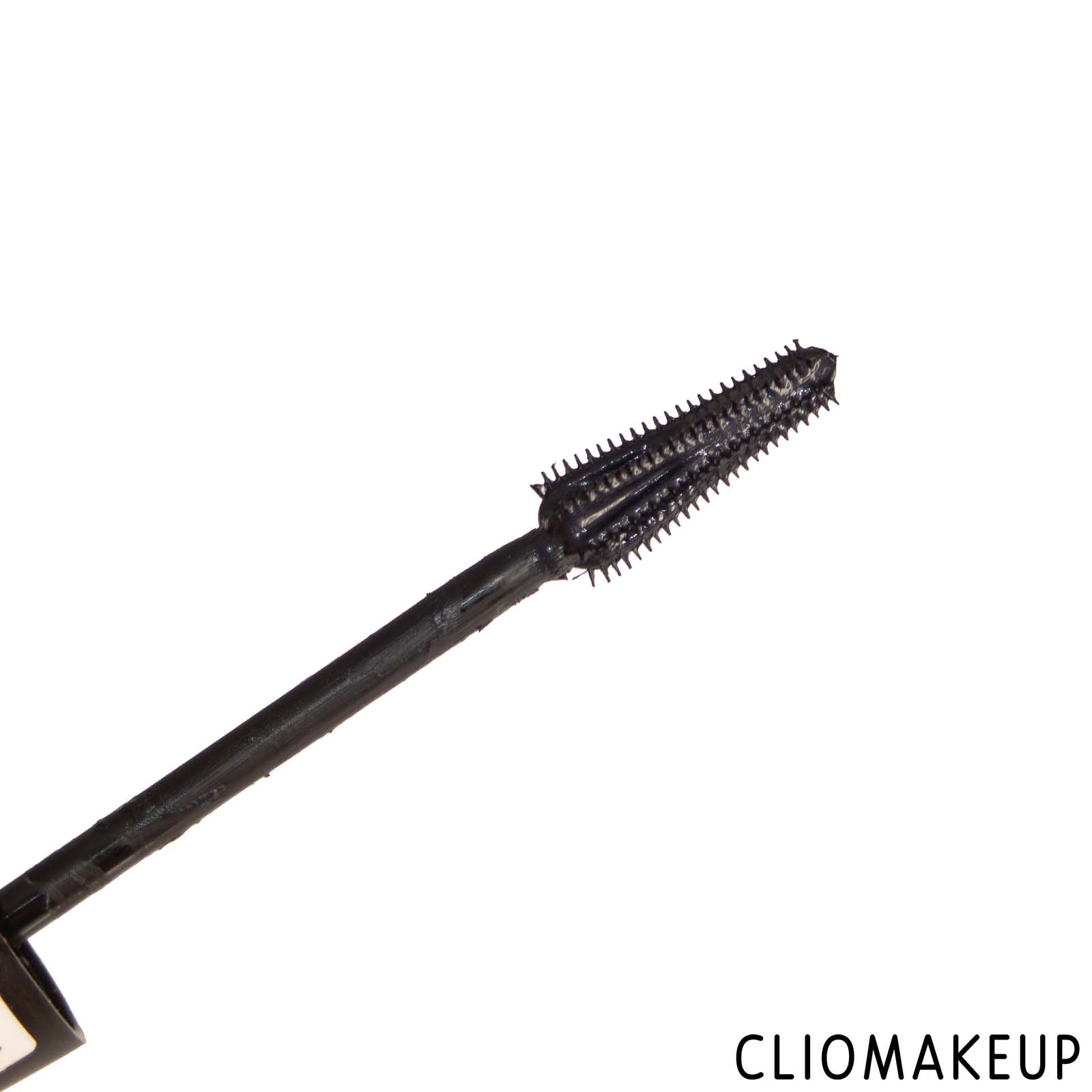 cliomakeup-recensione-mascara-maybelline-ciglia-sensazionali-luscious-black-mascara-5